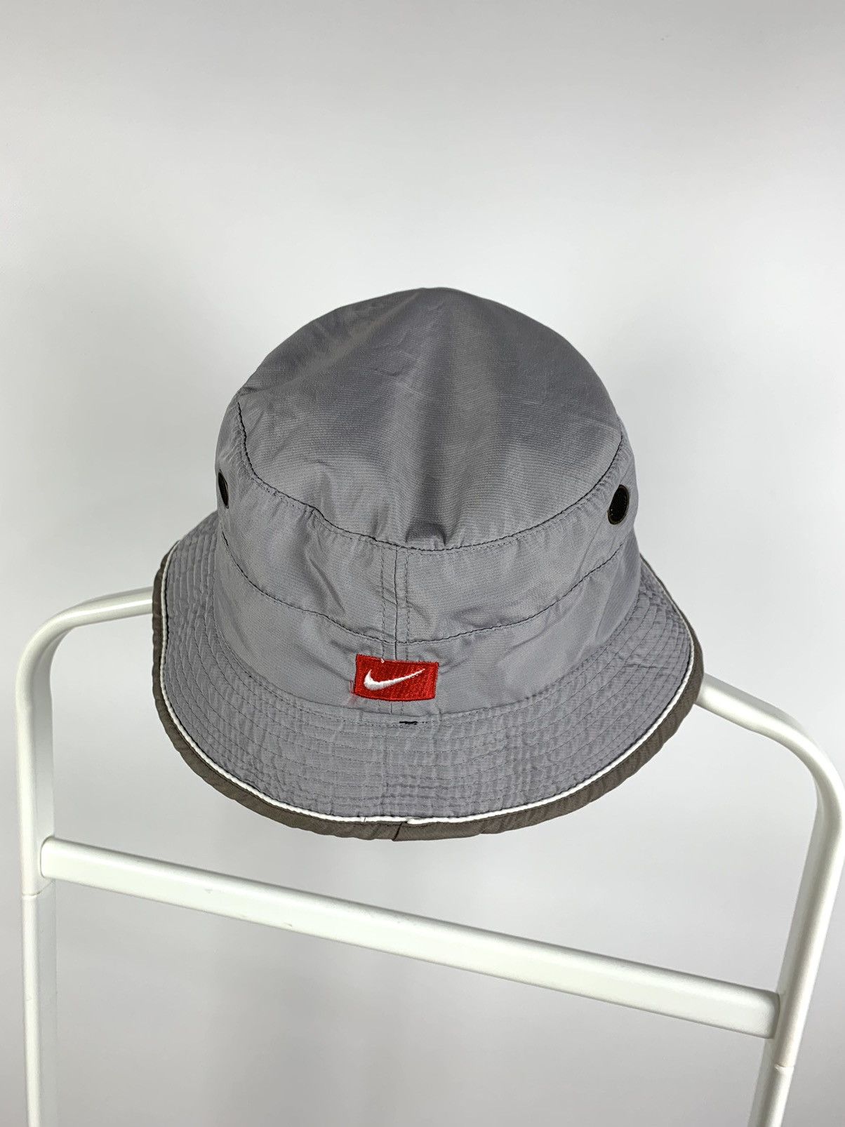 Nike 90s Vintage Nike Swoosh Double Sided Bucket Hat Travis Style Size ONE SIZE - 11 Thumbnail