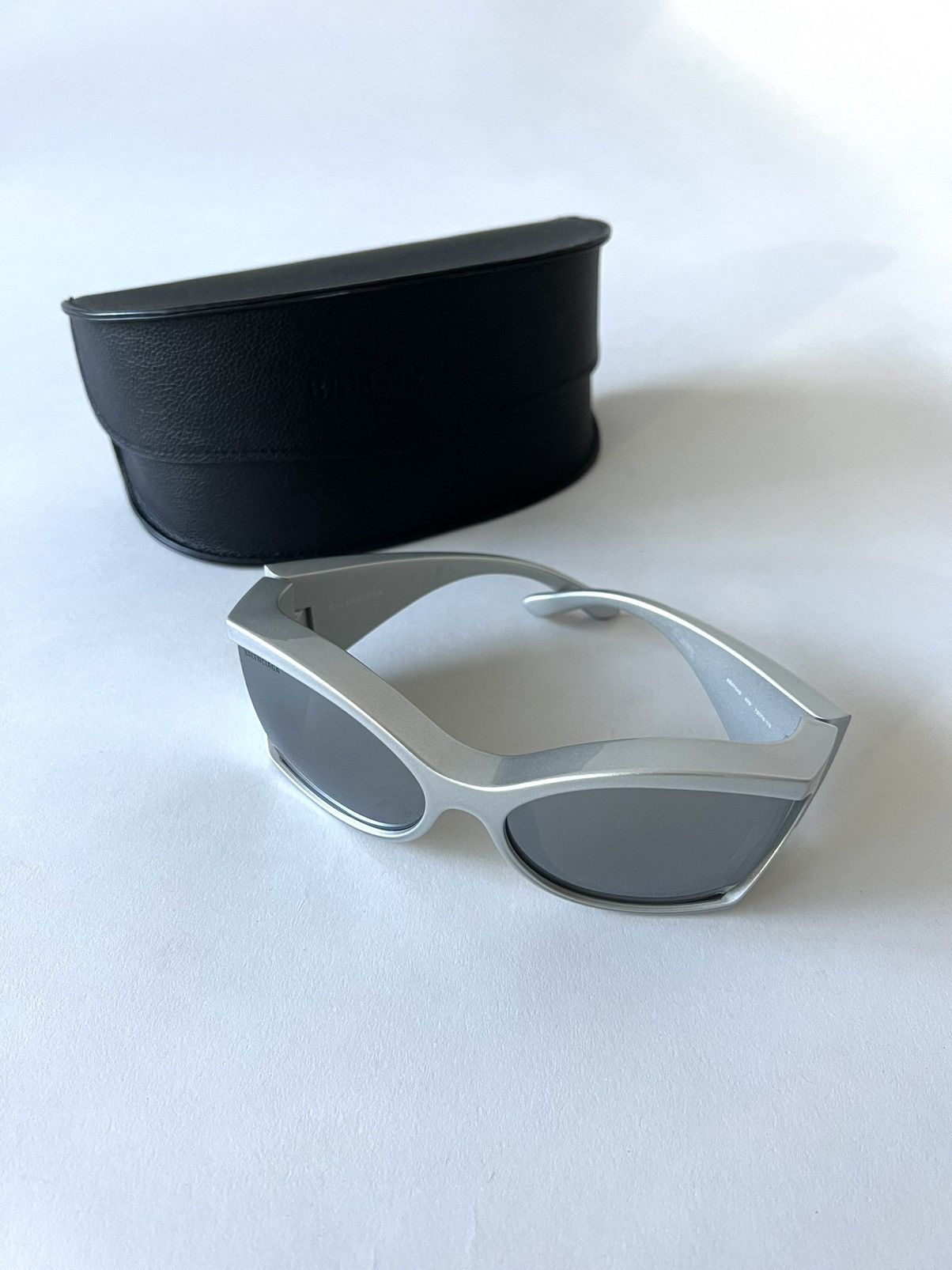 Balenciaga Balenciaga VOID Butterfly Sunglasses Size ONE SIZE - 8 Thumbnail