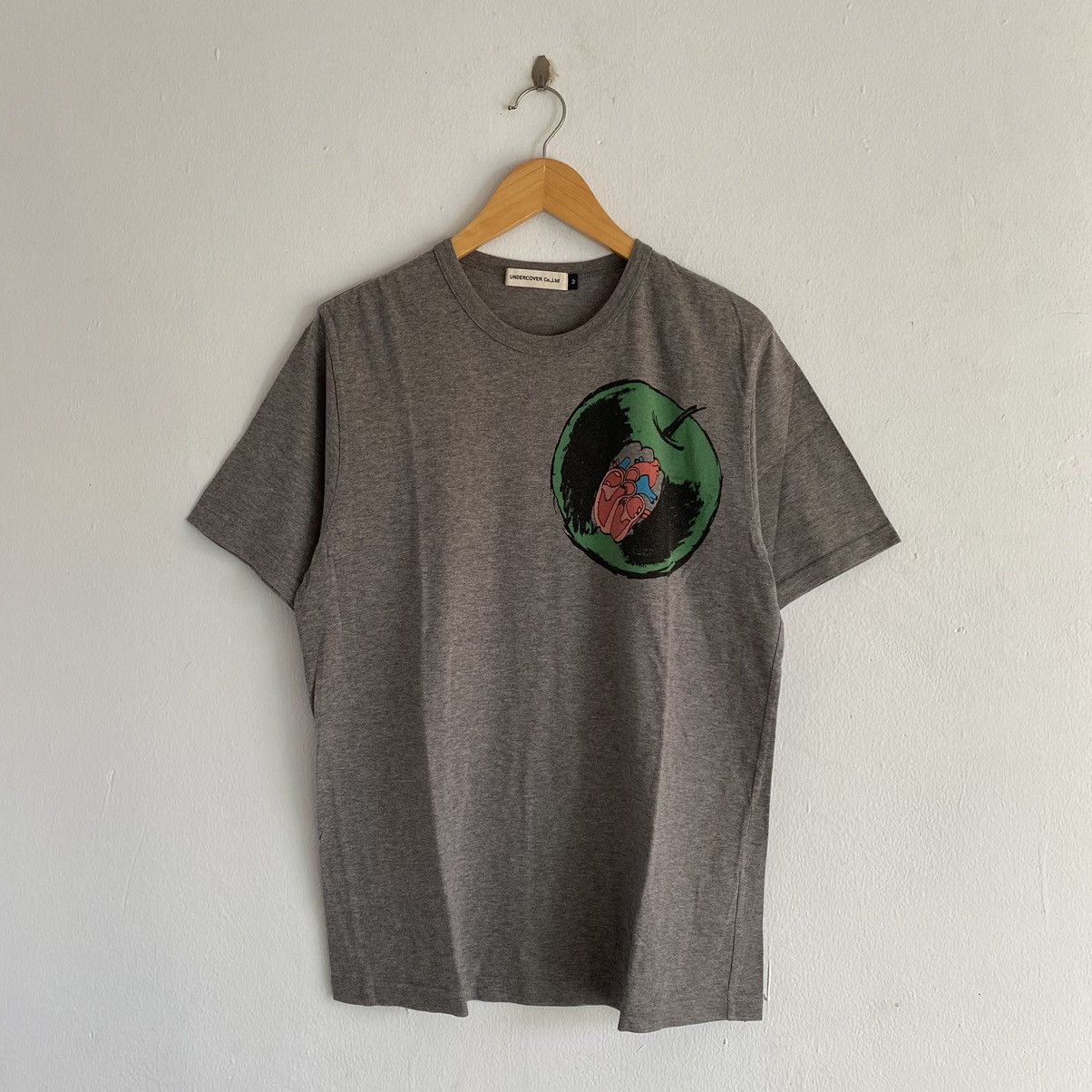 Undercover undercover apple t-shirt Size US L / EU 52-54 / 3 - 1 Thumbnail