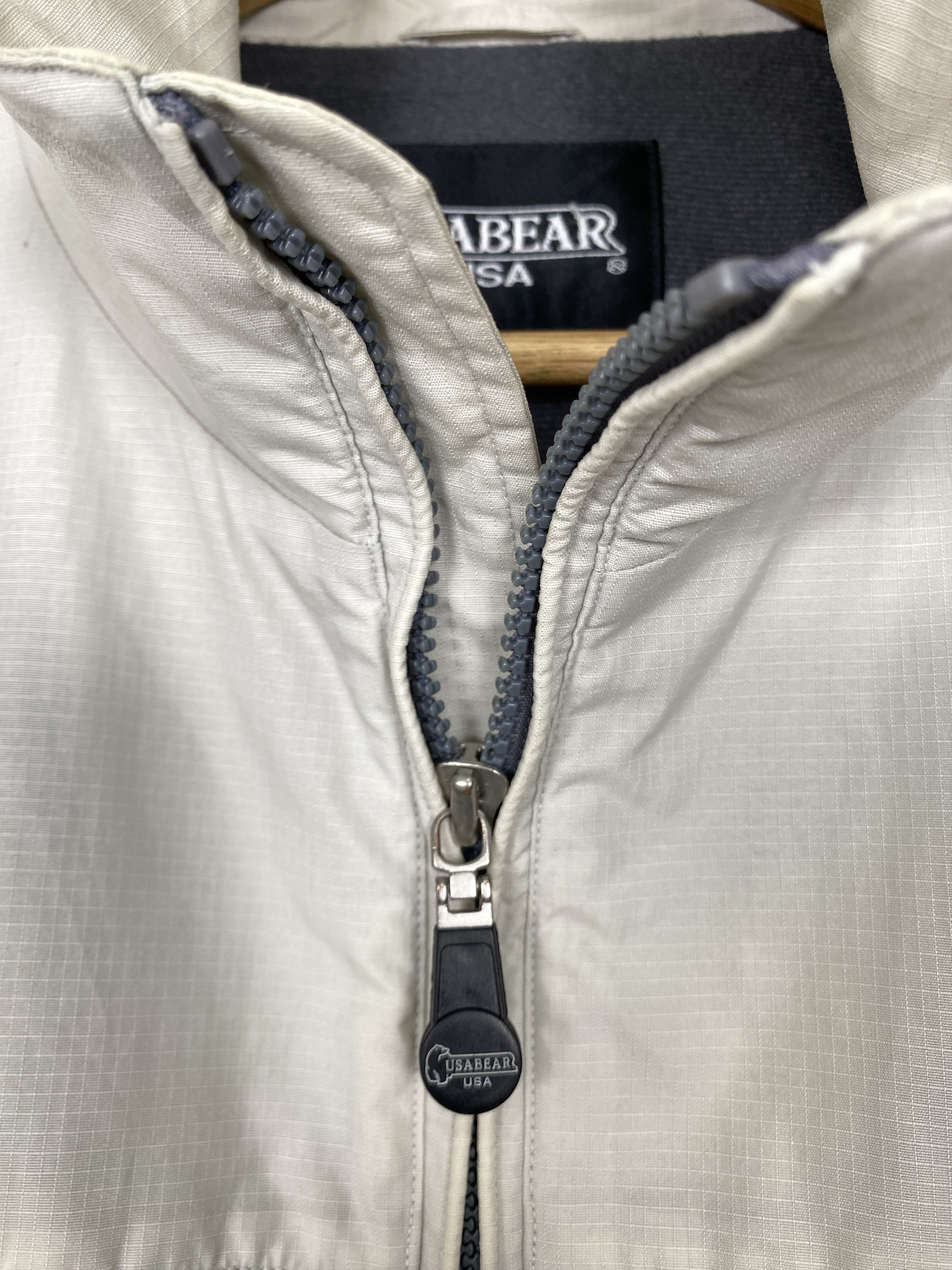 Vintage Vintage USA Bear Zip Up Jacket J1369 Size US S / EU 44-46 / 1 - 7 Thumbnail
