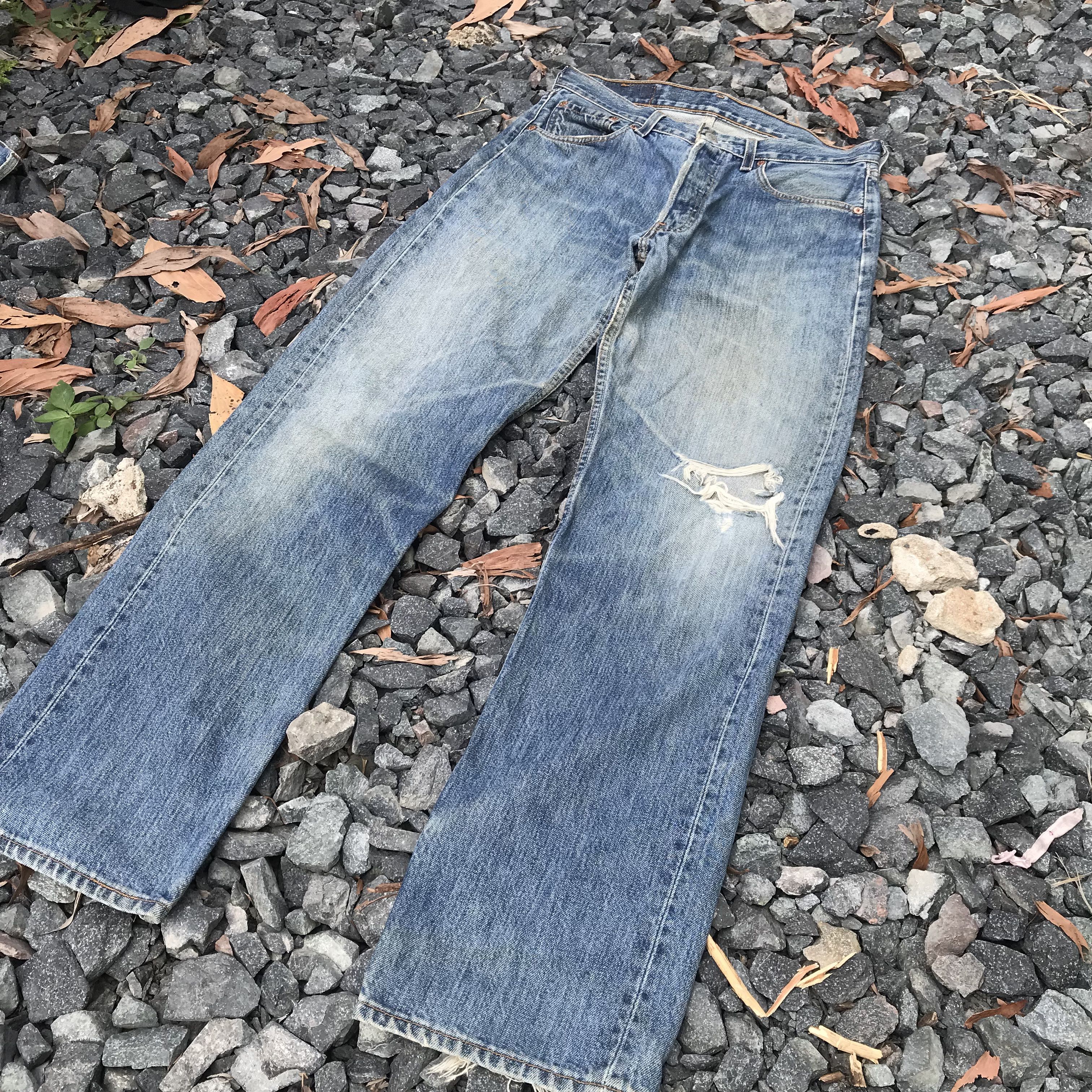 Levi's Vintage Levis 501 distressed ripped jean kurt cobain style Size US 32 / EU 48 - 1 Thumbnail
