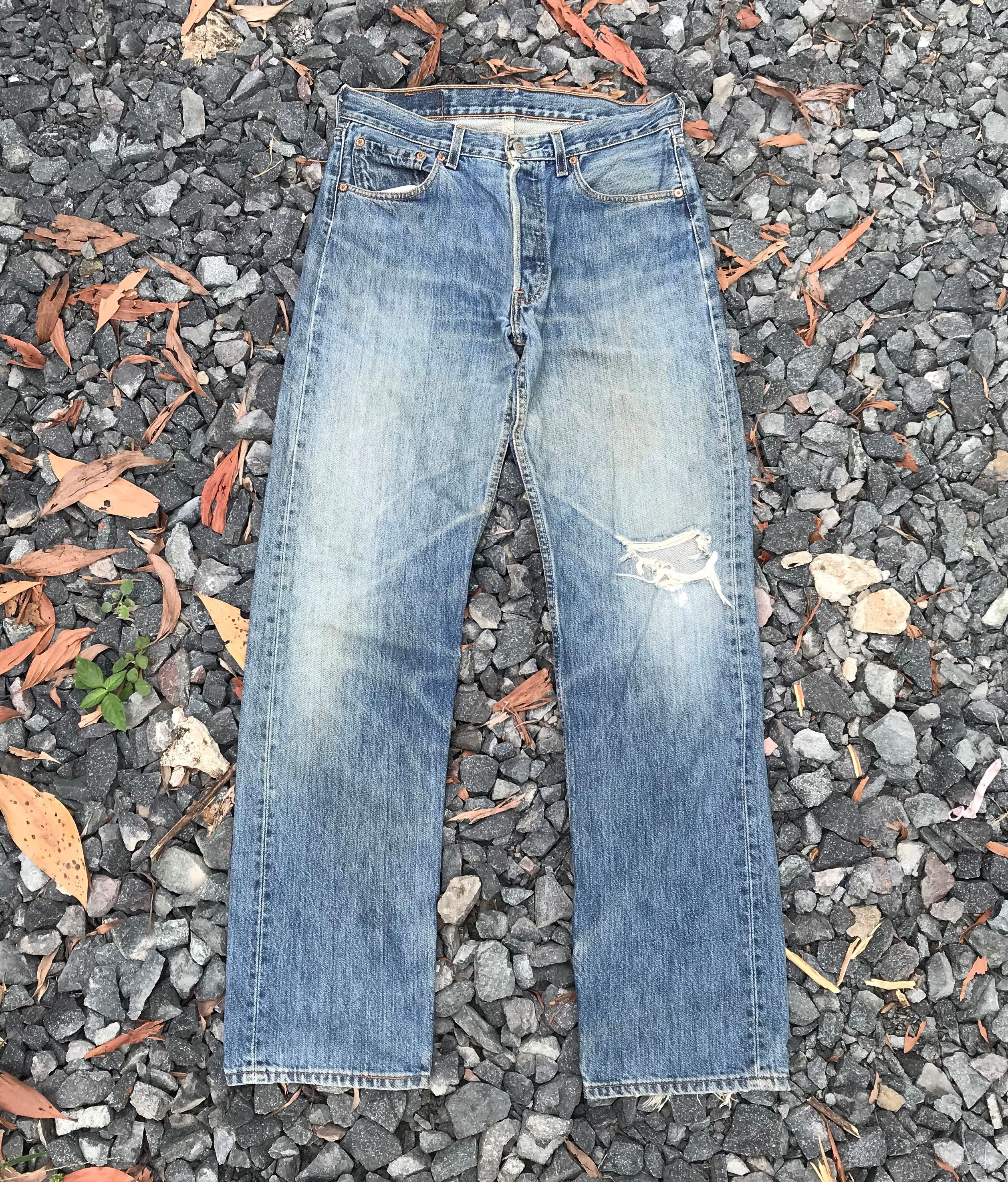 Levi's Vintage Levis 501 distressed ripped jean kurt cobain style Size US 32 / EU 48 - 3 Thumbnail