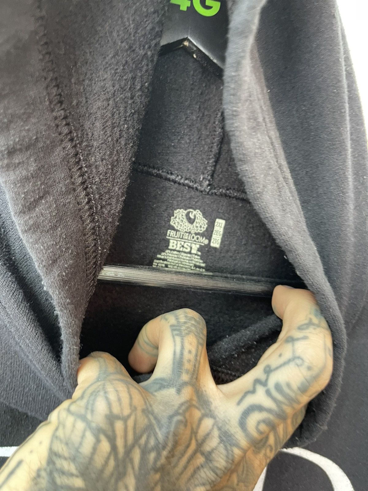 Vintage Vintage GOD BELONGS IN MY CITY Hoodie XL Black THRASHED Size US XL / EU 56 / 4 - 4 Thumbnail