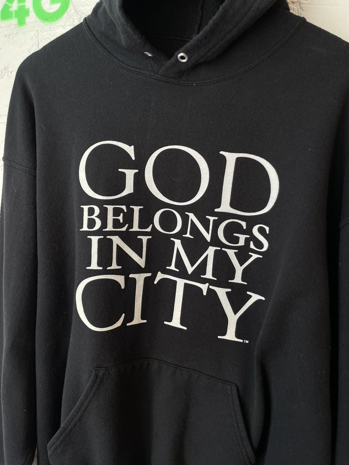 Vintage Vintage GOD BELONGS IN MY CITY Hoodie XL Black THRASHED Size US XL / EU 56 / 4 - 2 Thumbnail