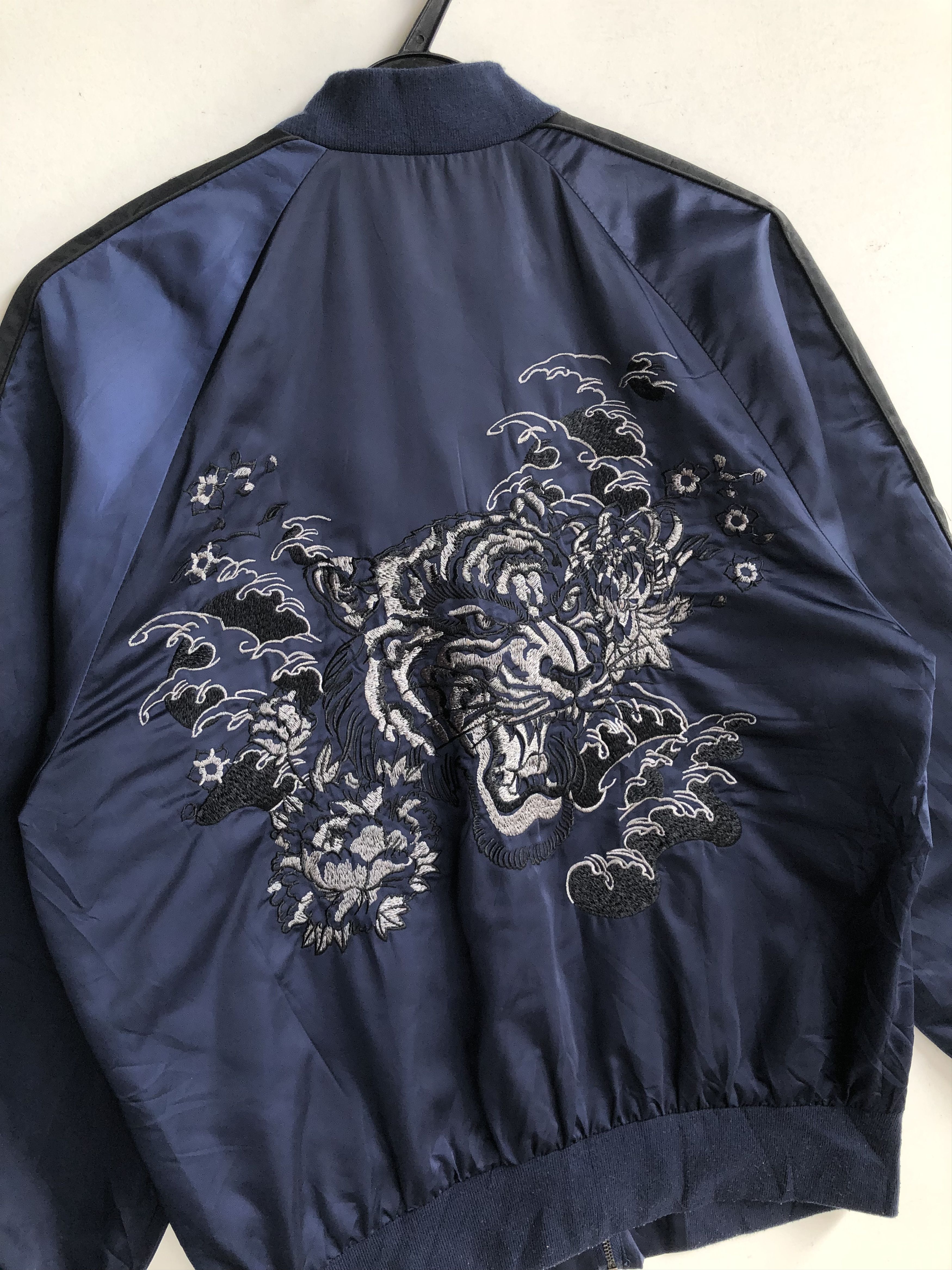 Bershka RARE🔥BERSHKA SUKAJAN TIGER EMBROIDERIES JACKET Size US M / EU 48-50 / 2 - 3 Thumbnail
