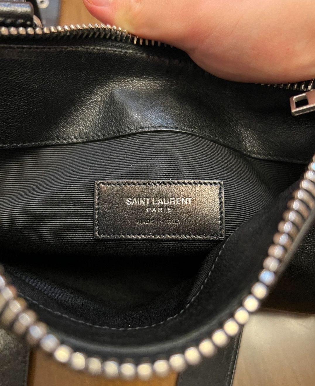 Saint Laurent Paris Saint Laurent Large curved zipped cowhide shoulder bag Size ONE SIZE - 6 Thumbnail