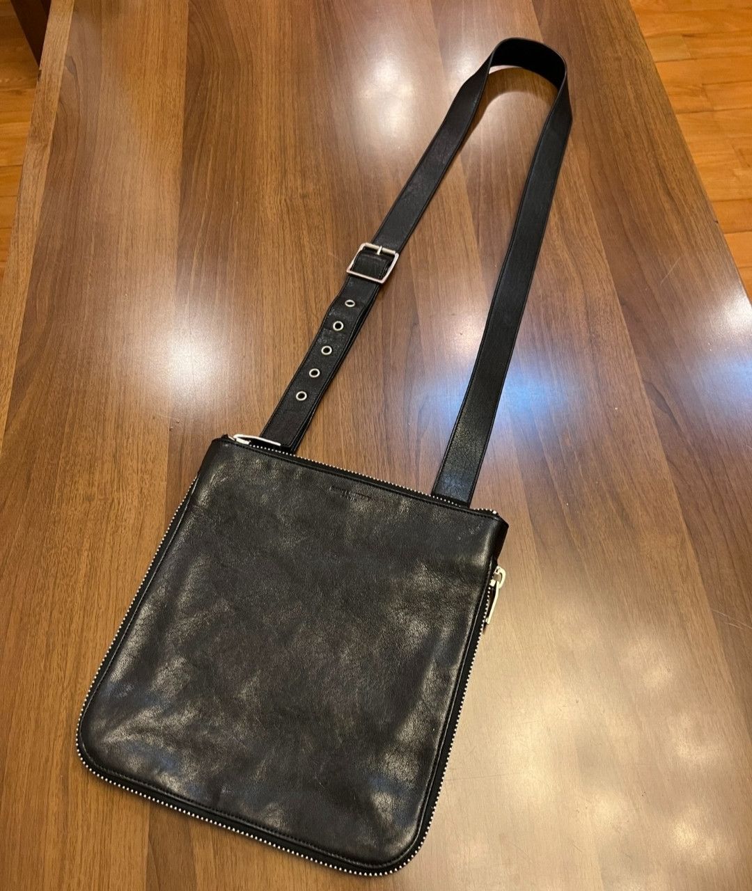 Saint Laurent Paris Saint Laurent Large curved zipped cowhide shoulder bag Size ONE SIZE - 1 Thumbnail