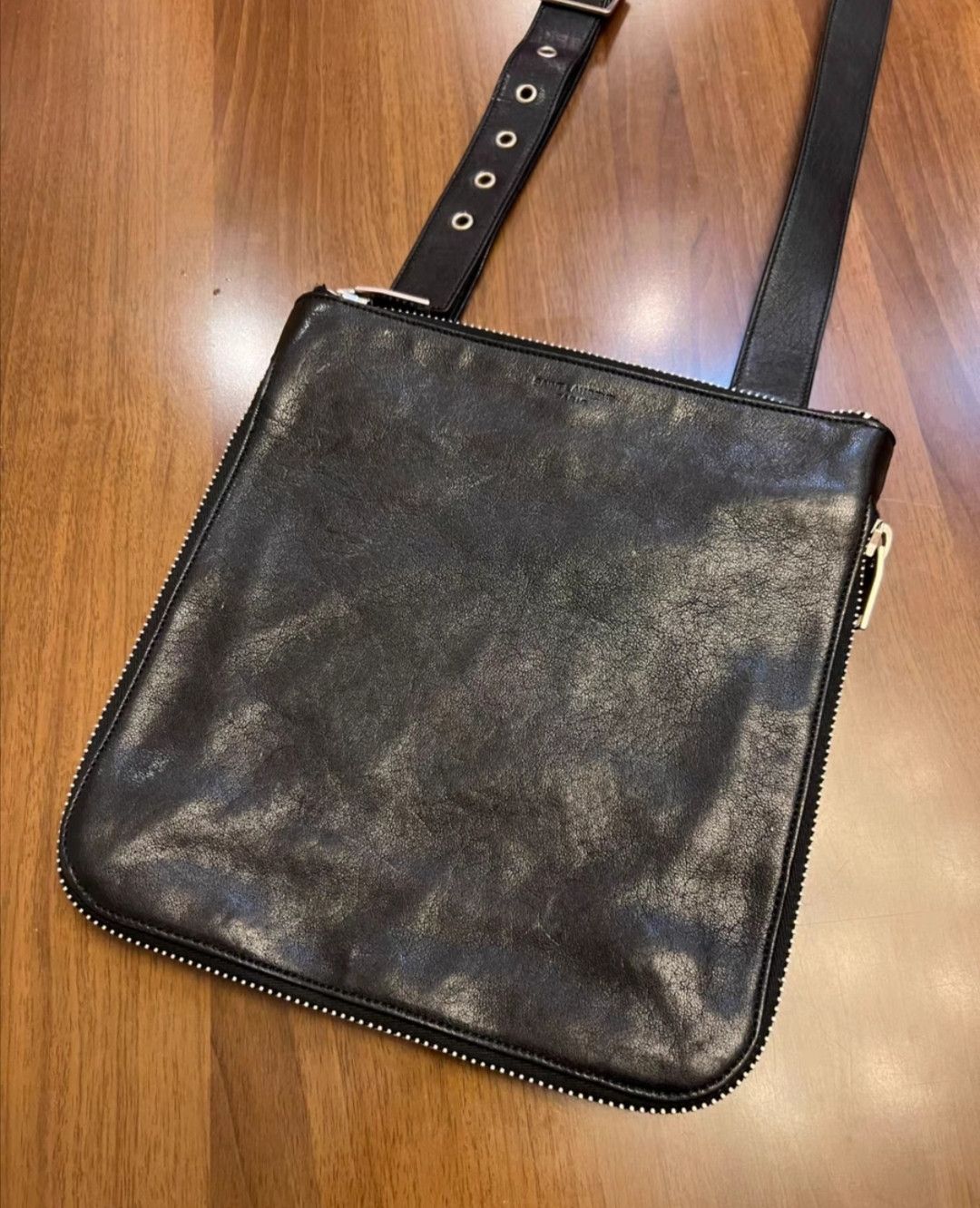 Saint Laurent Paris Saint Laurent Large curved zipped cowhide shoulder bag Size ONE SIZE - 2 Thumbnail