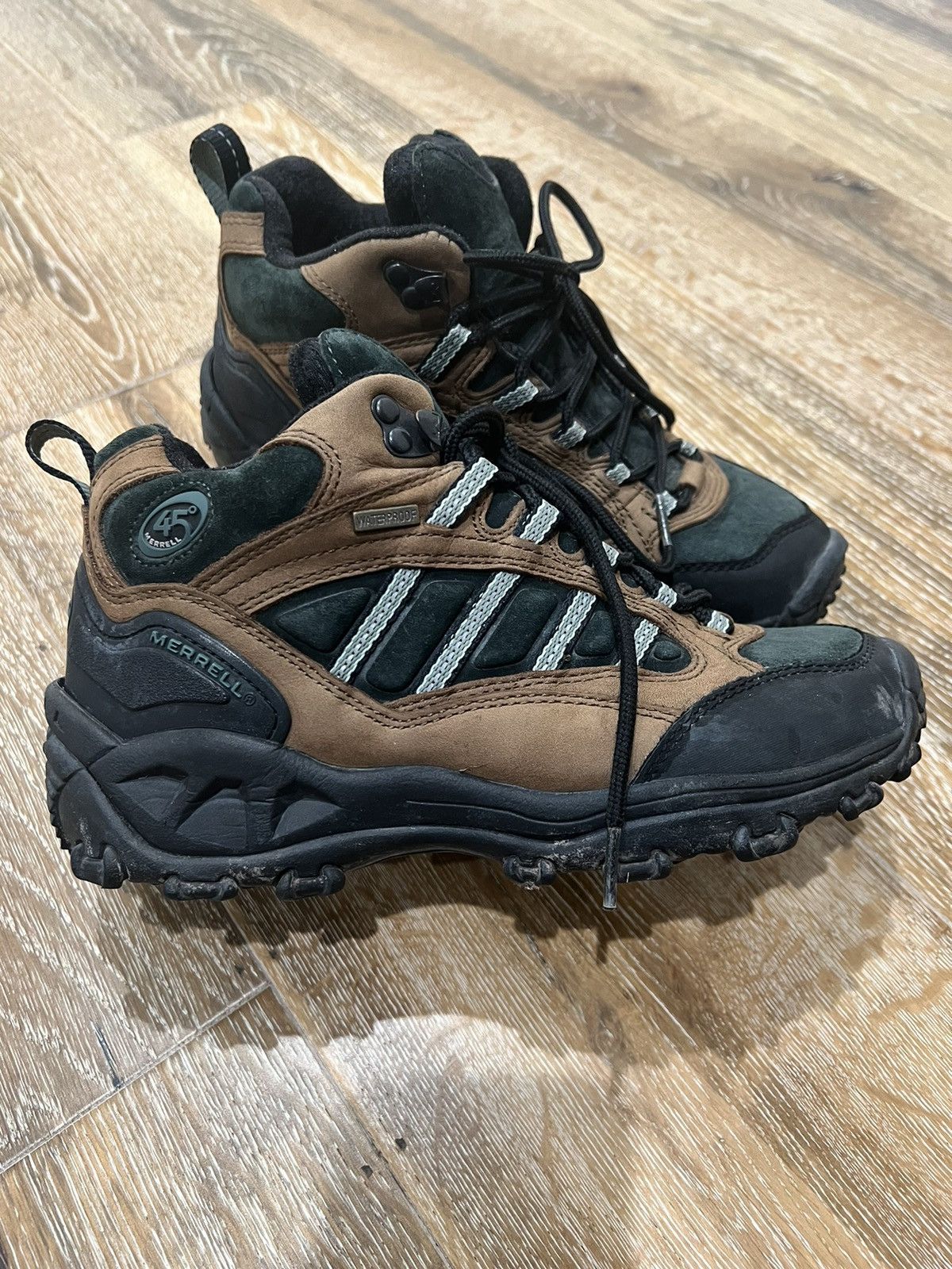 Vintage Womens Merrell Blade waterproof mid 45 degrees boots