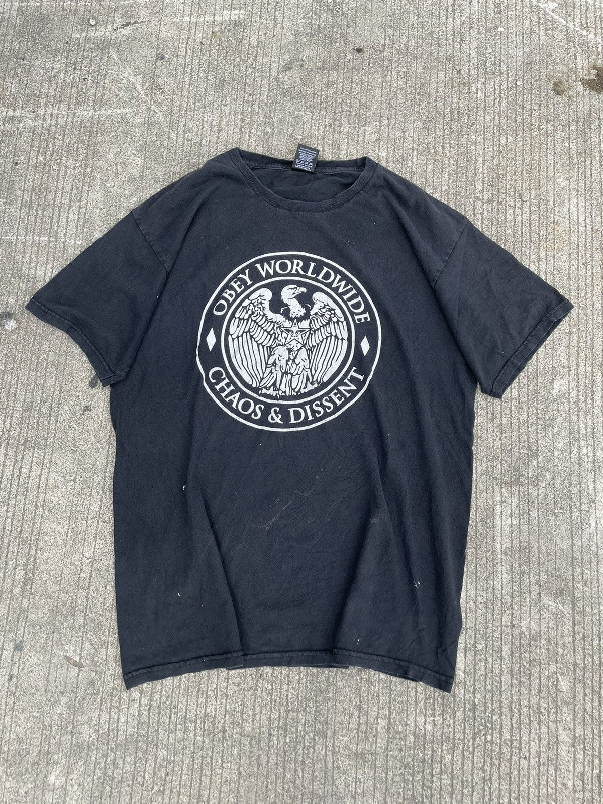 Obey × Vintage Vintage Obey Streetwear Black T-shirt Very Worn Condition Size US L / EU 52-54 / 3 - 2 Thumbnail