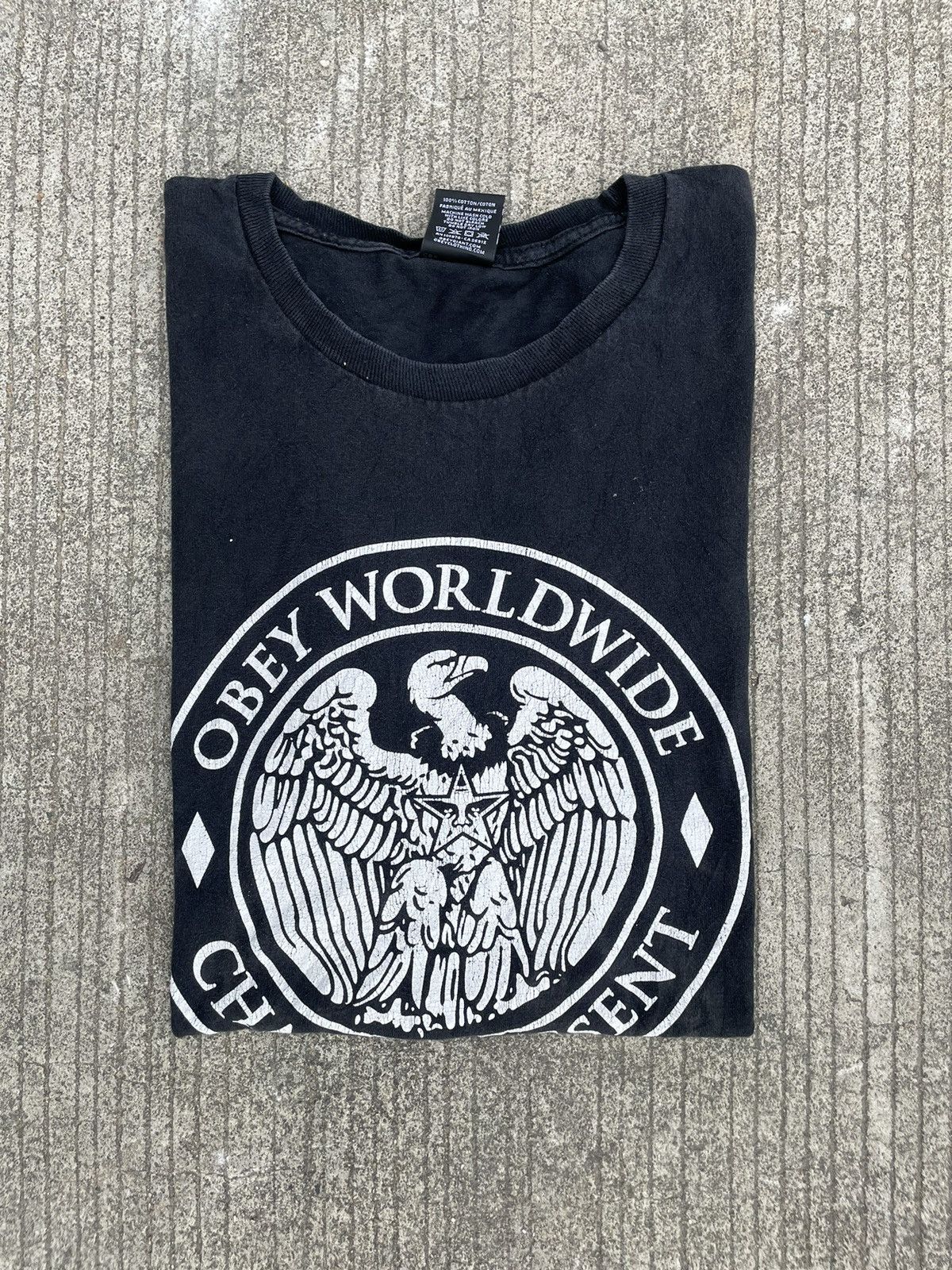 Obey × Vintage Vintage Obey Streetwear Black T-shirt Very Worn Condition Size US L / EU 52-54 / 3 - 1 Thumbnail