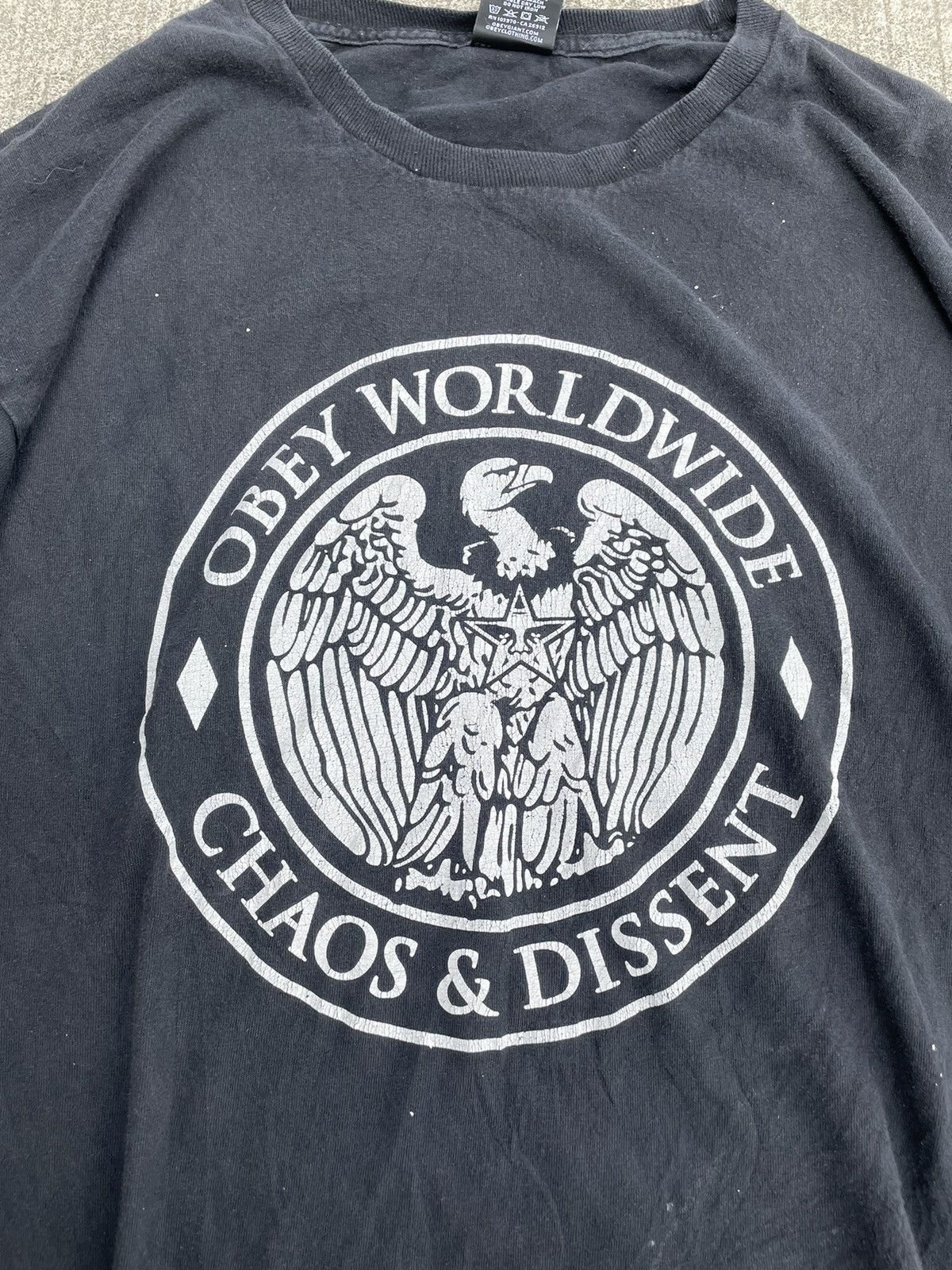 Obey × Vintage Vintage Obey Streetwear Black T-shirt Very Worn Condition Size US L / EU 52-54 / 3 - 3 Thumbnail