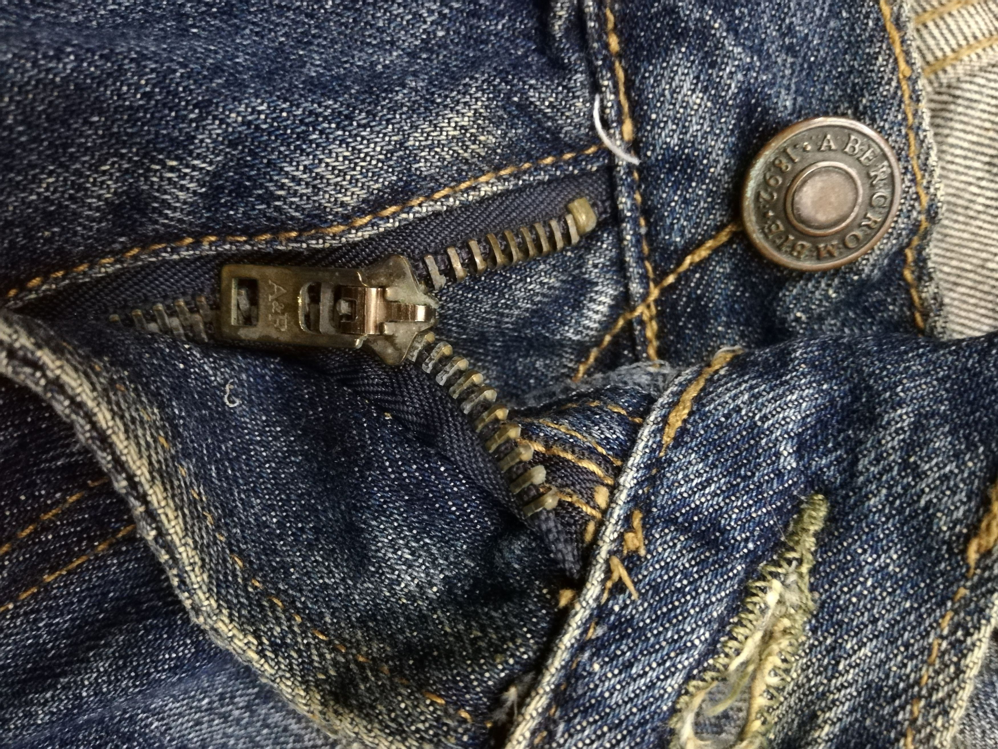 Abercrombie & Fitch Abercrombie & Fitch Distressed Denim Size US 34 / EU 50 - 7 Thumbnail