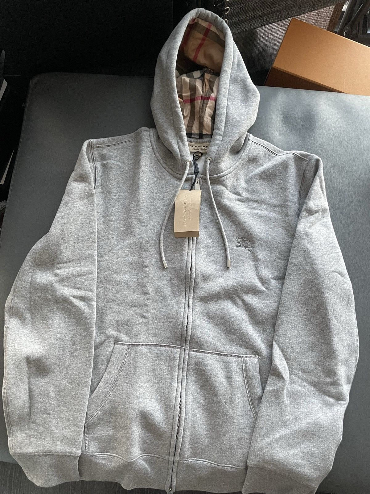 Burberry Super Runway Classic Sold Out Brand NEW Logo Hoodie Jacket Size US L / EU 52-54 / 3 - 3 Thumbnail