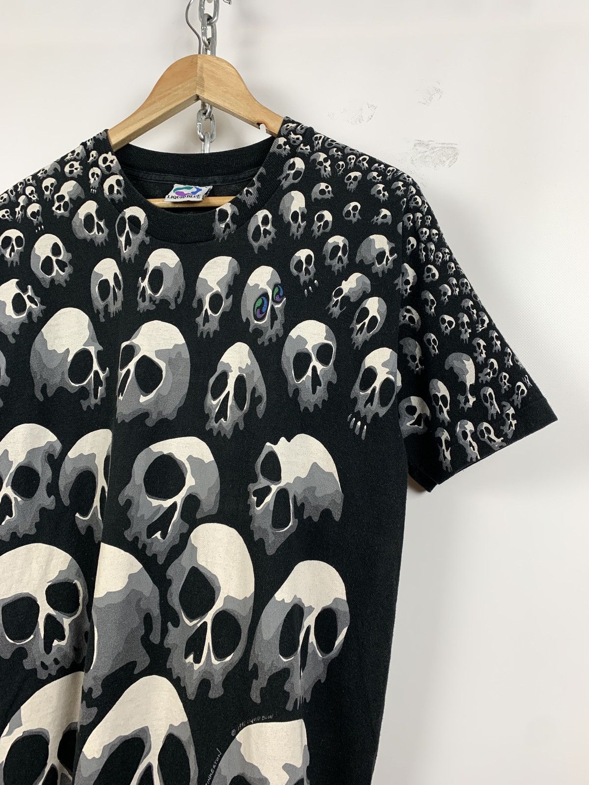 Liquid Blue 1992 Vintage Liquid Blue Travis Scott Skulls All Over Print Size US L / EU 52-54 / 3 - 6 Thumbnail