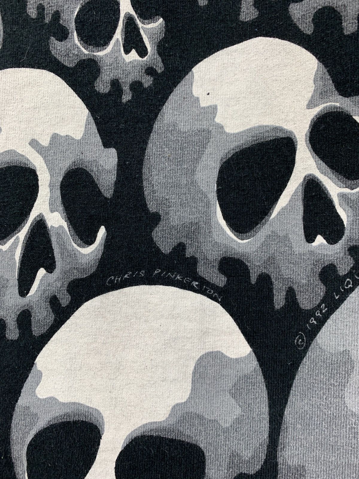 Liquid Blue 1992 Vintage Liquid Blue Travis Scott Skulls All Over Print Size US L / EU 52-54 / 3 - 19 Thumbnail