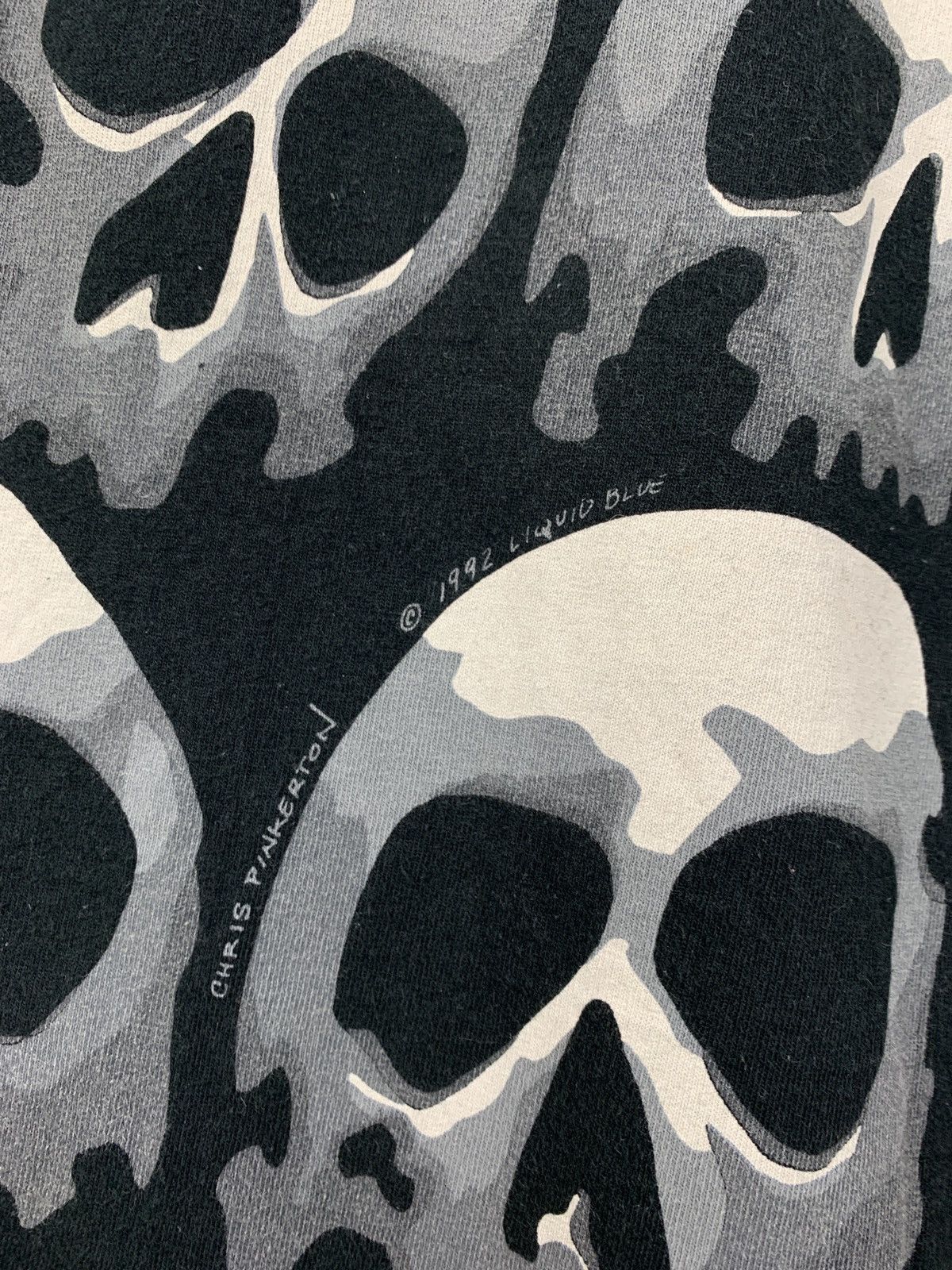 Liquid Blue 1992 Vintage Liquid Blue Travis Scott Skulls All Over Print Size US L / EU 52-54 / 3 - 10 Thumbnail