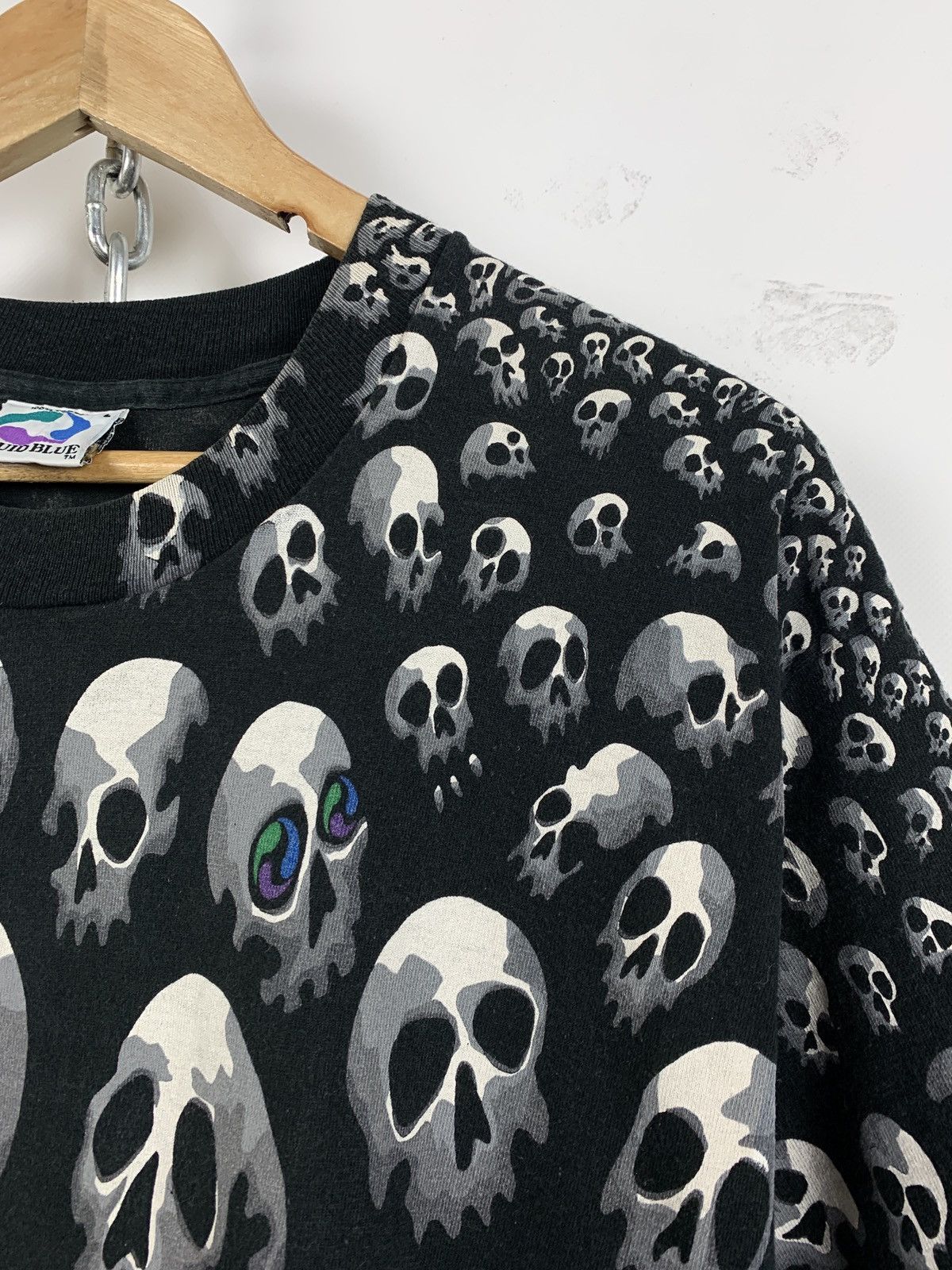 Liquid Blue 1992 Vintage Liquid Blue Travis Scott Skulls All Over Print Size US L / EU 52-54 / 3 - 7 Thumbnail