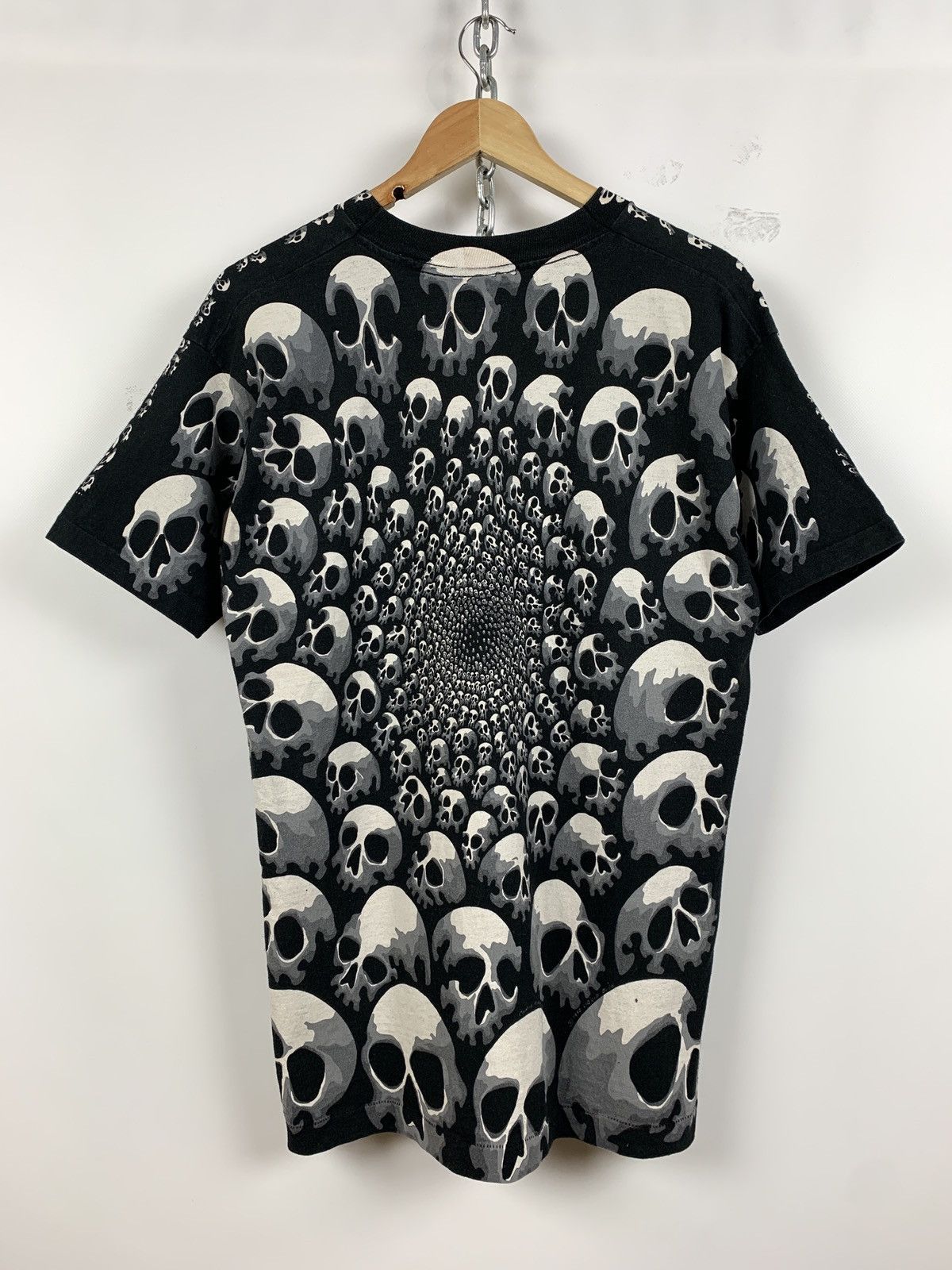 Liquid Blue 1992 Vintage Liquid Blue Travis Scott Skulls All Over Print Size US L / EU 52-54 / 3 - 2 Thumbnail