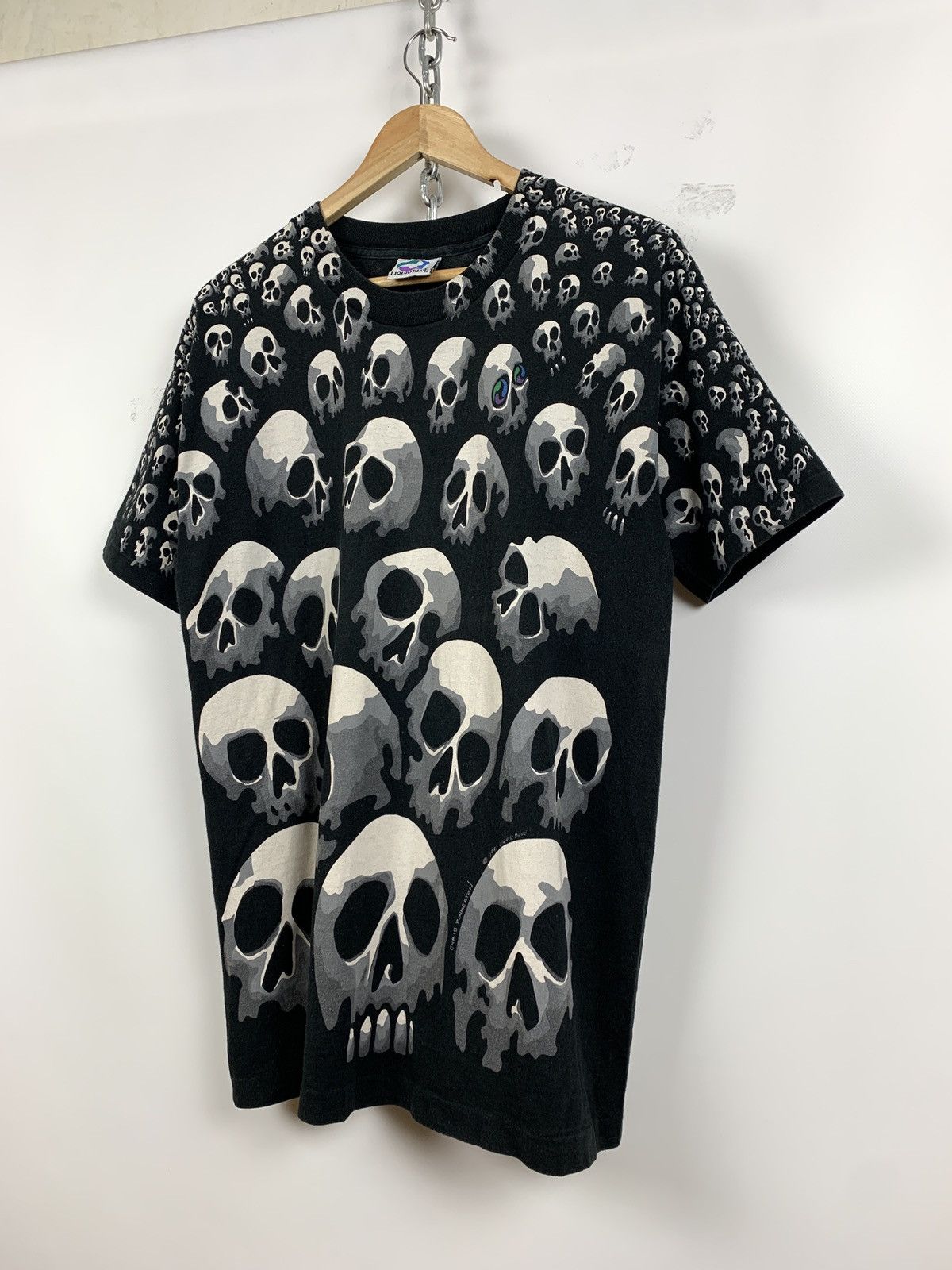 Liquid Blue 1992 Vintage Liquid Blue Travis Scott Skulls All Over Print Size US L / EU 52-54 / 3 - 5 Thumbnail