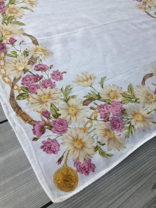Burberry × Burberry Prorsum × Other Burberry Floral Golden Scarves Size ONE SIZE - 4 Thumbnail