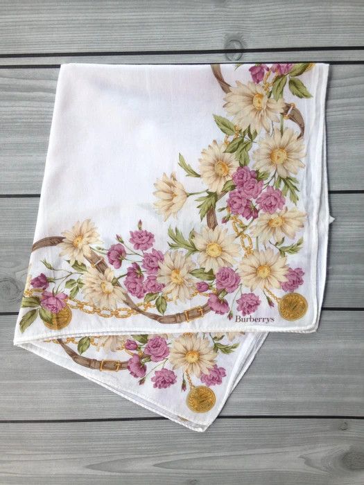 Burberry × Burberry Prorsum × Other Burberry Floral Golden Scarves Size ONE SIZE - 2 Thumbnail