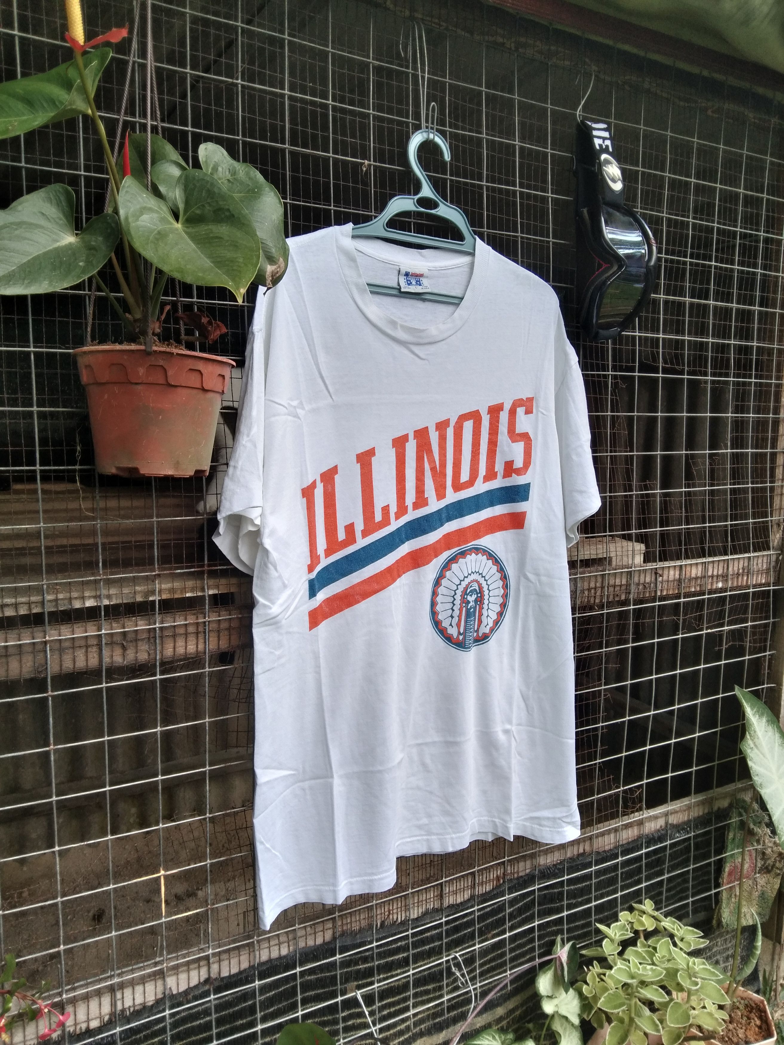 NFL × Vintage VINTAGE NFL ILLINOIS T-SHIRT with 80s LOGO Size US L / EU 52-54 / 3 - 1 Thumbnail
