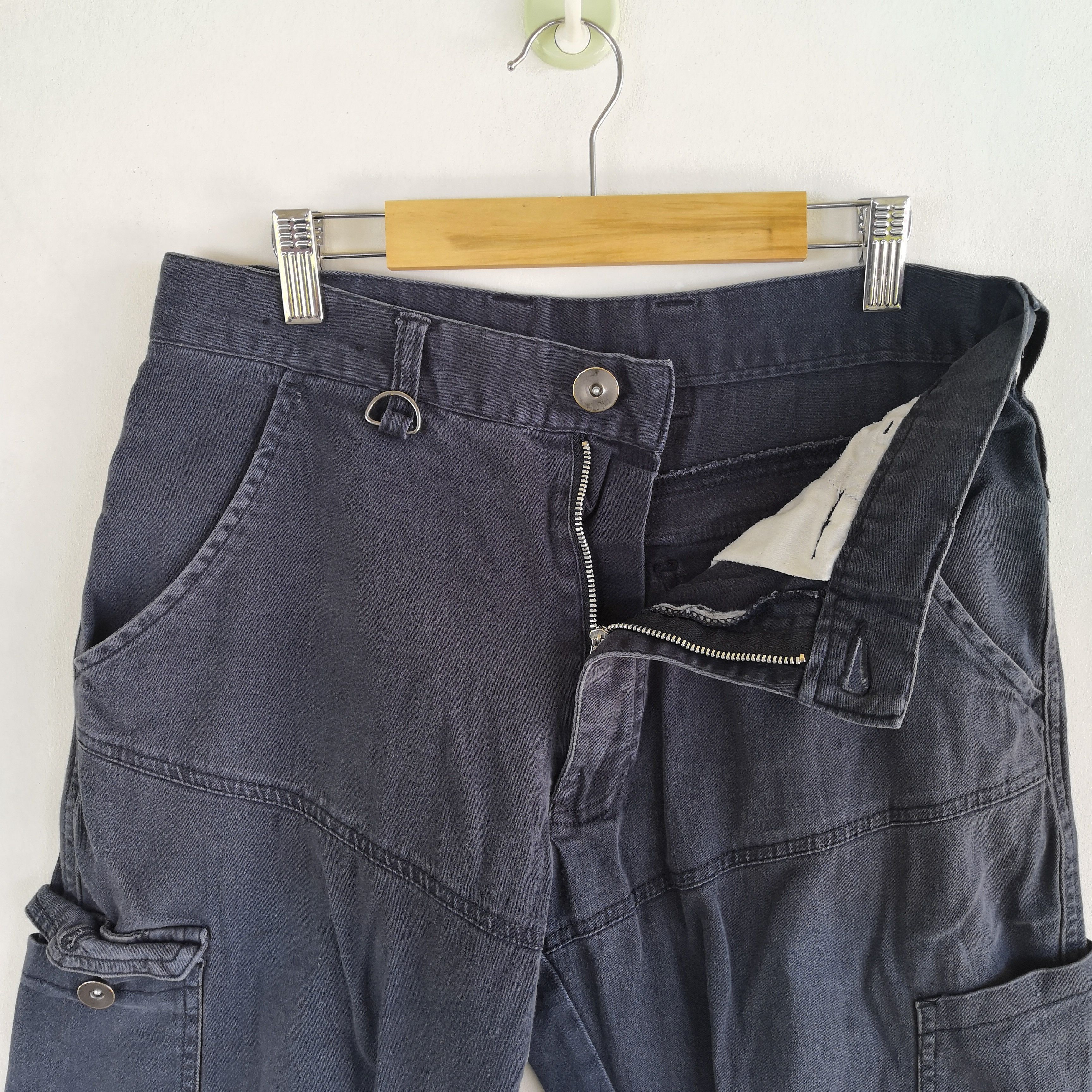 Japanese Brand × Vintage Japanese Cargo Pants Multi Pocket Jogger Bondage Trousers Size 28" / US 6 / IT 42 - 6 Thumbnail
