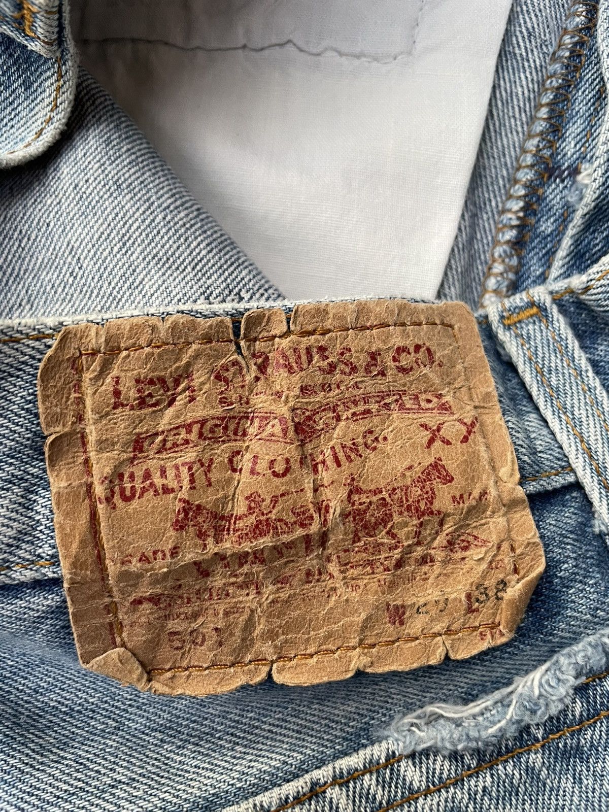 Levi's × Vintage Vintage Levi’s 501 e 1989 Aging Faded Distressed Denim Size US 28 / EU 44 - 11 Thumbnail