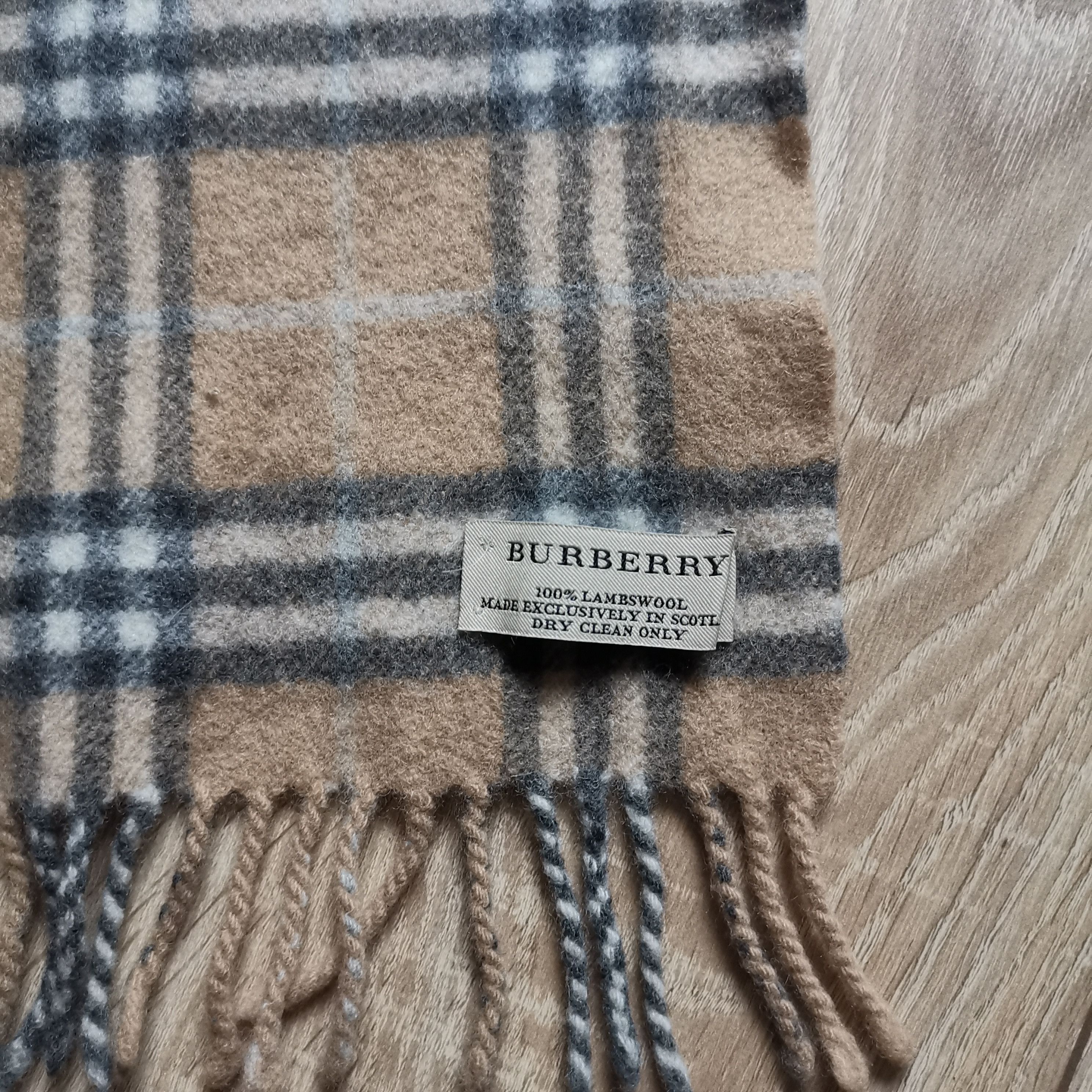 BURBERRY Lambswool NOVA CHECK scarf