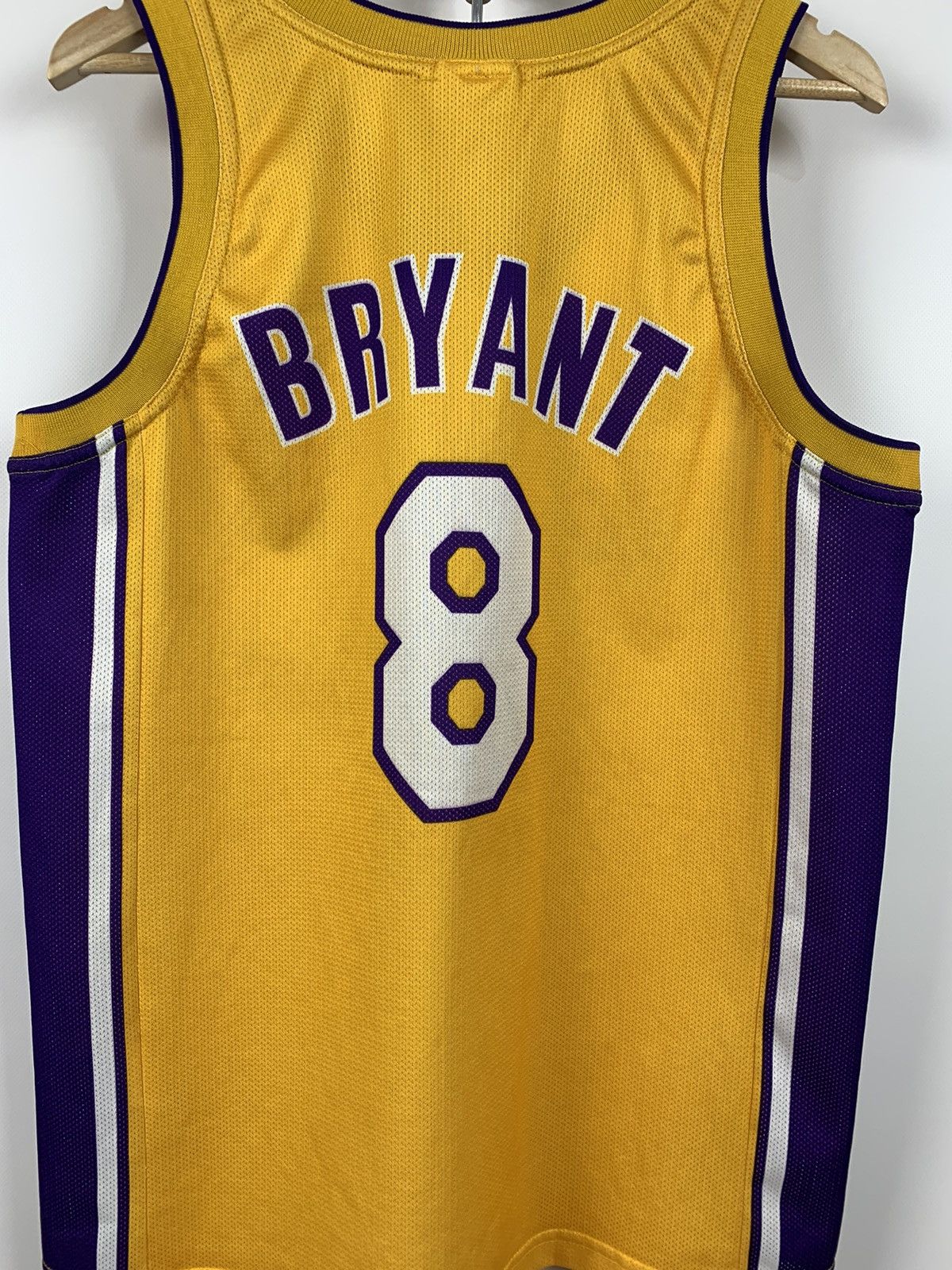 Champion 90s Vintage Kobe Bryant Los Angeles Lakers Champion Jersey Size US M / EU 48-50 / 2 - 8 Thumbnail