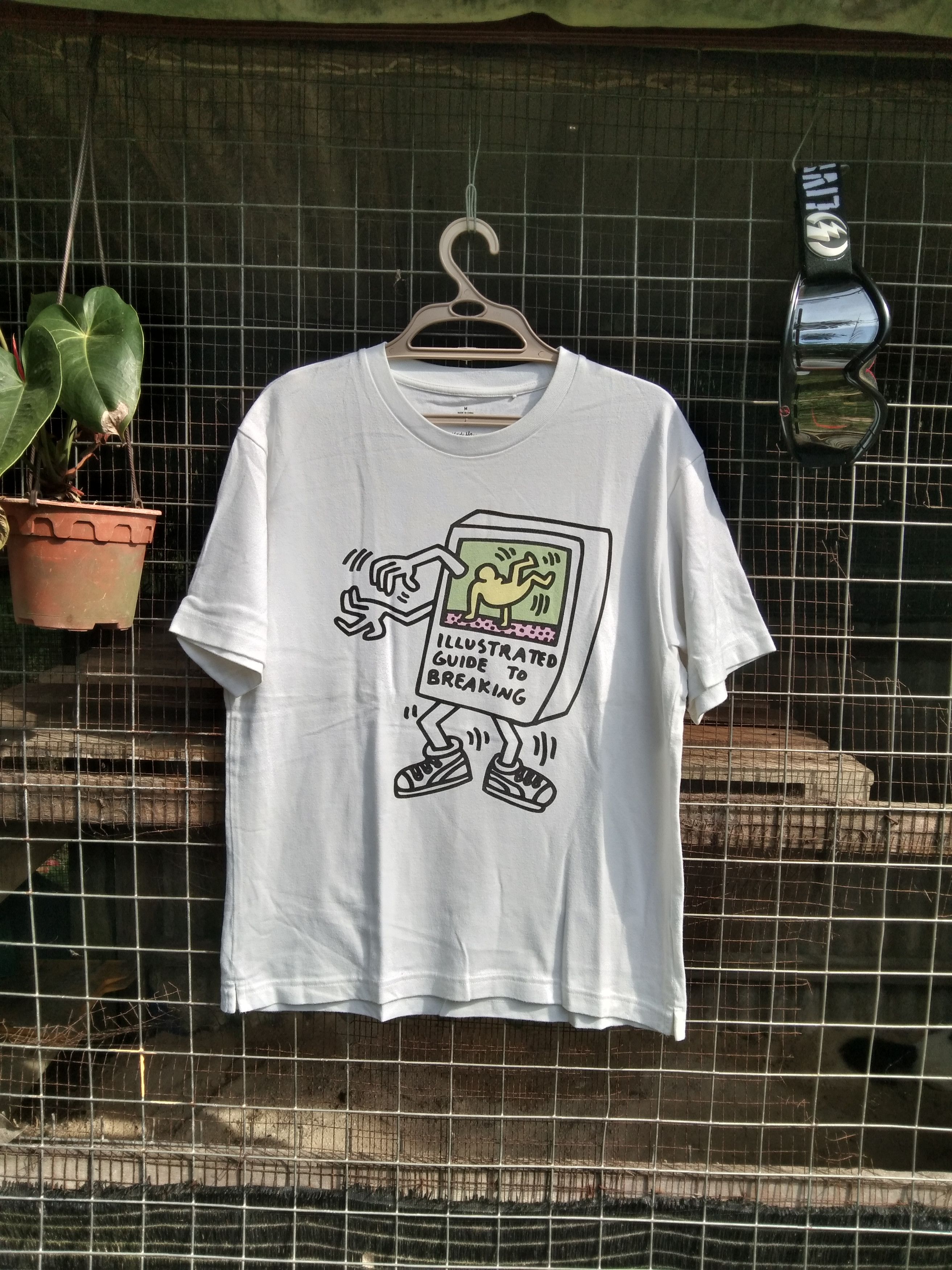 Keith Haring × Uniqlo 🔥CHRISTMAS SALES🔥KEITH HARING T-SHIRT Size US M / EU 48-50 / 2 - 3 Thumbnail