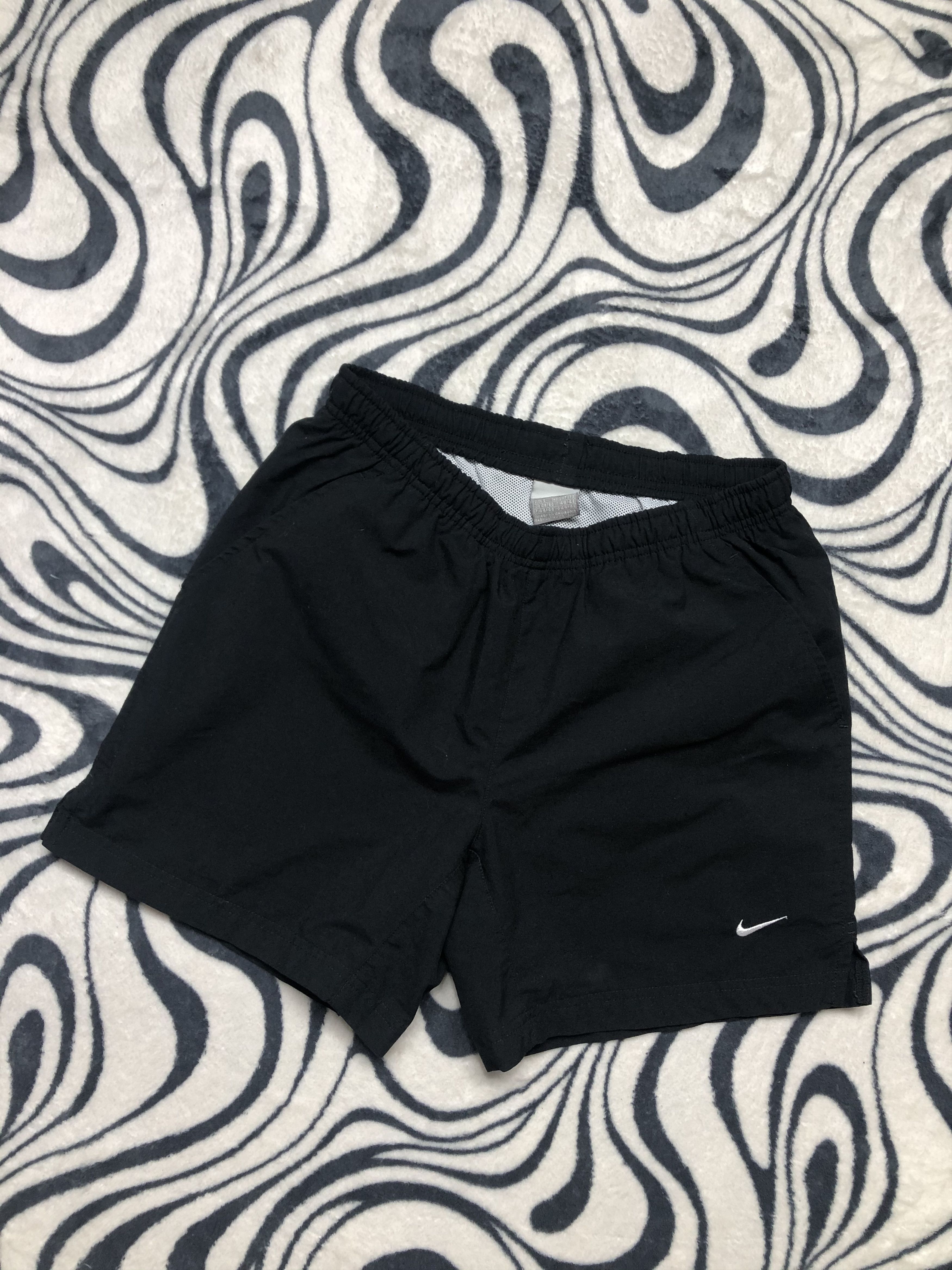 Nike × Vintage Nike Vintage Mens Nylon Shorts Size US 30 / EU 46 - 1 Thumbnail