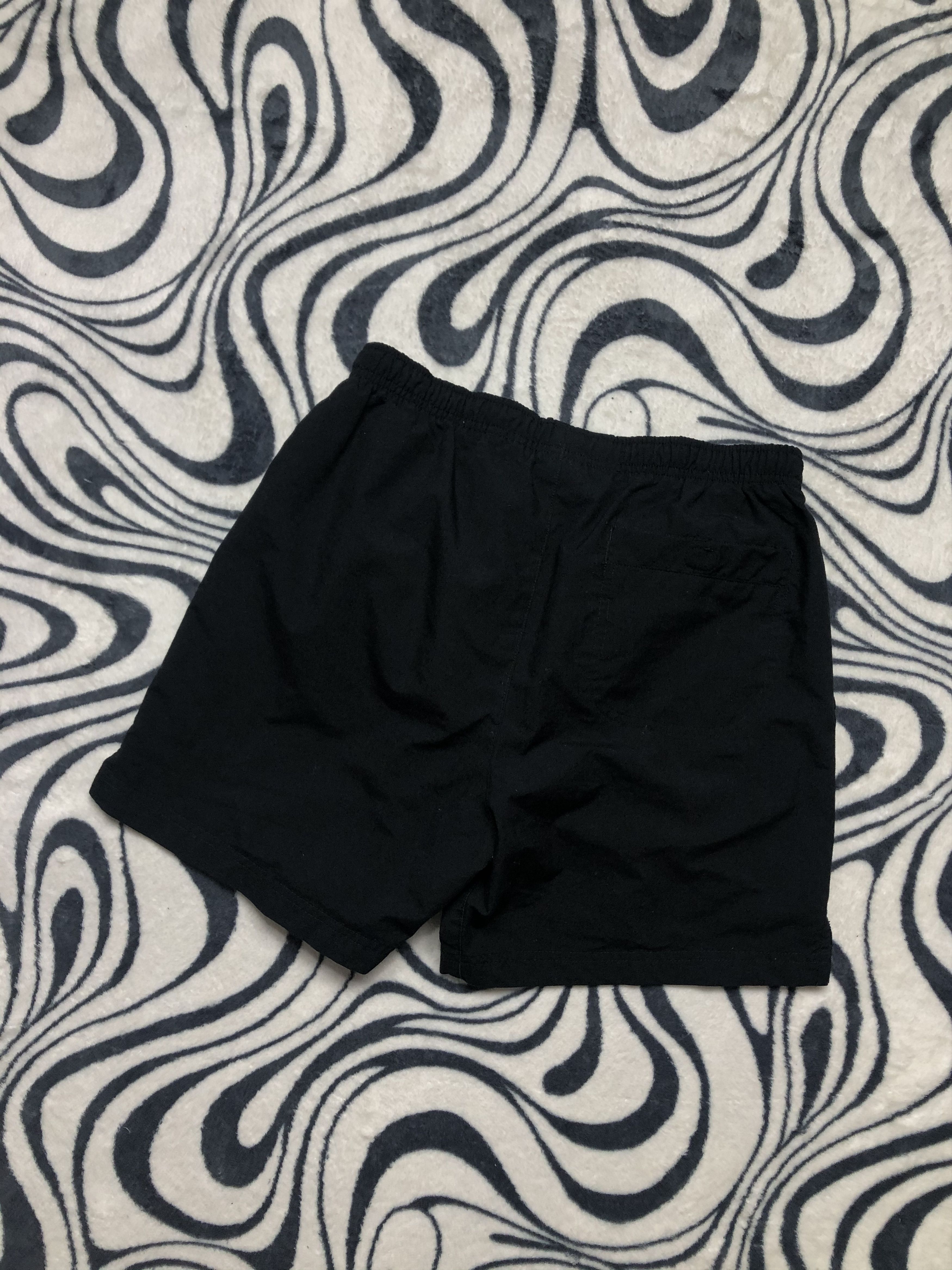 Nike × Vintage Nike Vintage Mens Nylon Shorts Size US 30 / EU 46 - 4 Thumbnail