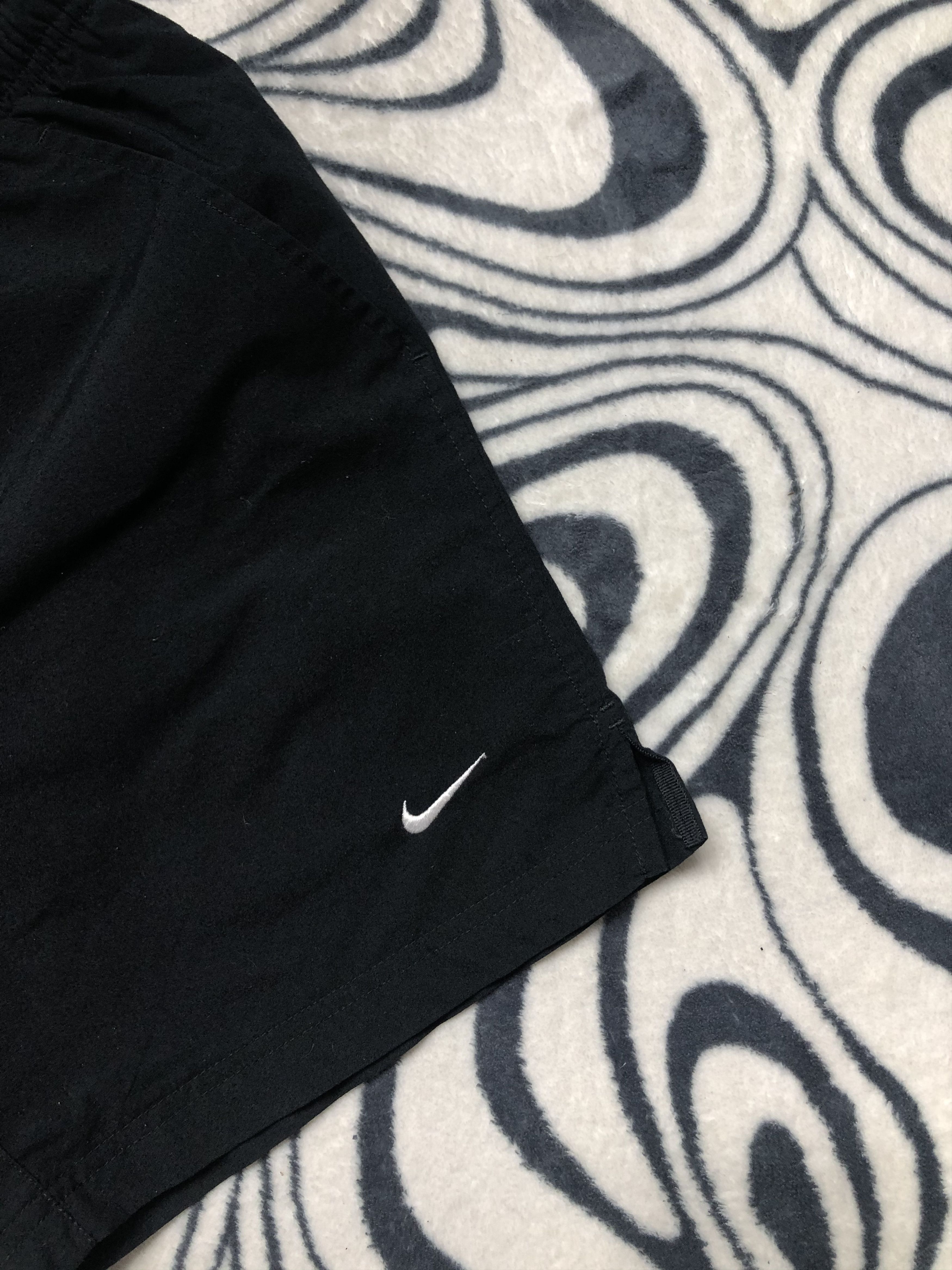 Nike × Vintage Nike Vintage Mens Nylon Shorts Size US 30 / EU 46 - 2 Thumbnail