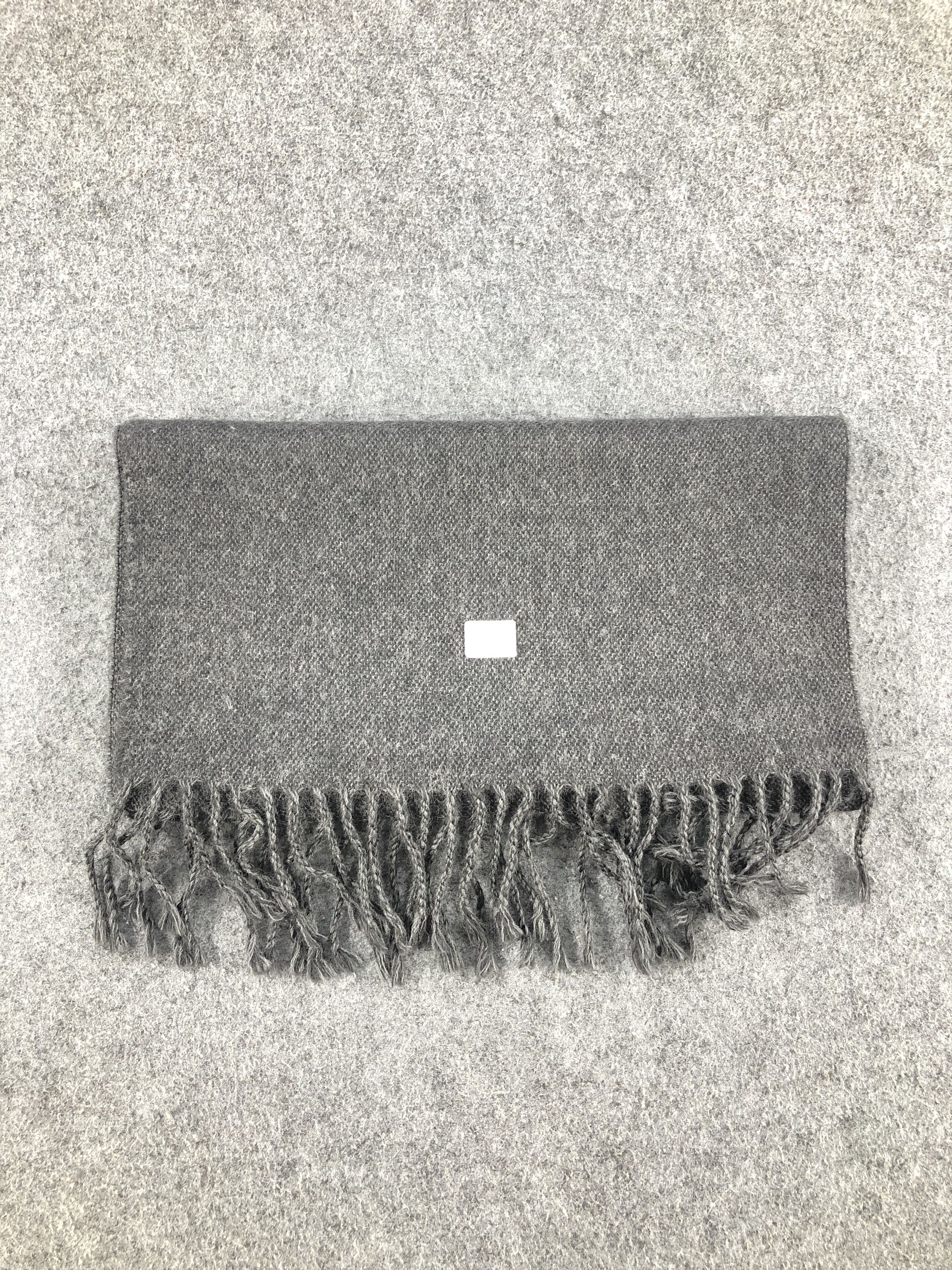 Pierre Balmain Pierre Balmain Scarf / Muffler / Neckwear Size ONE SIZE - 7 Thumbnail