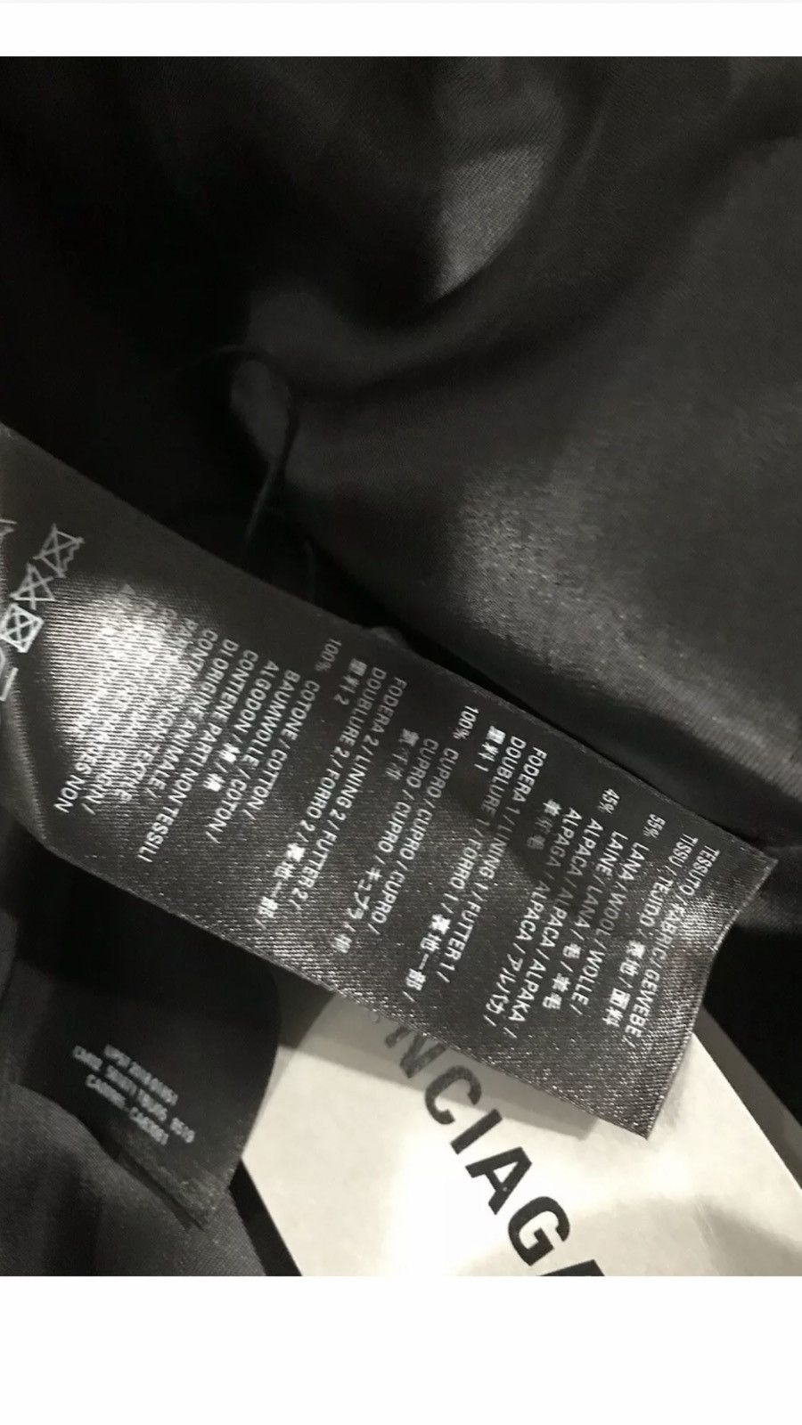 Balenciaga Balenciaga oversized distressed coat. 48/M. $3500 Size US M / EU 48-50 / 2 - 10 Thumbnail