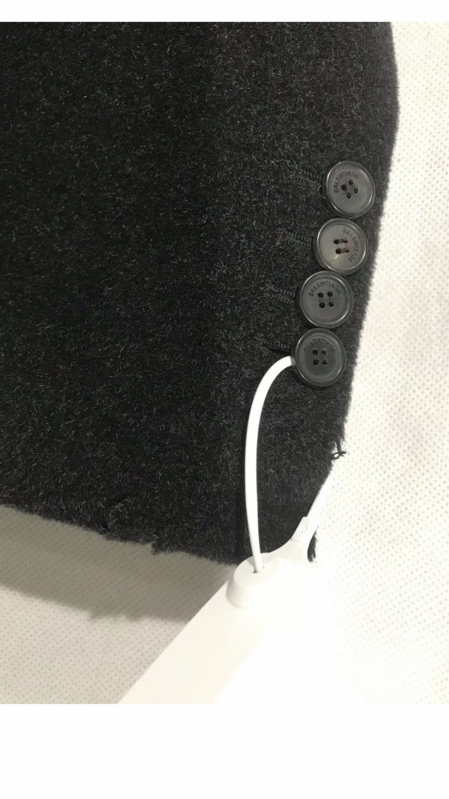 Balenciaga Balenciaga oversized distressed coat. 48/M. $3500 Size US M / EU 48-50 / 2 - 14 Thumbnail