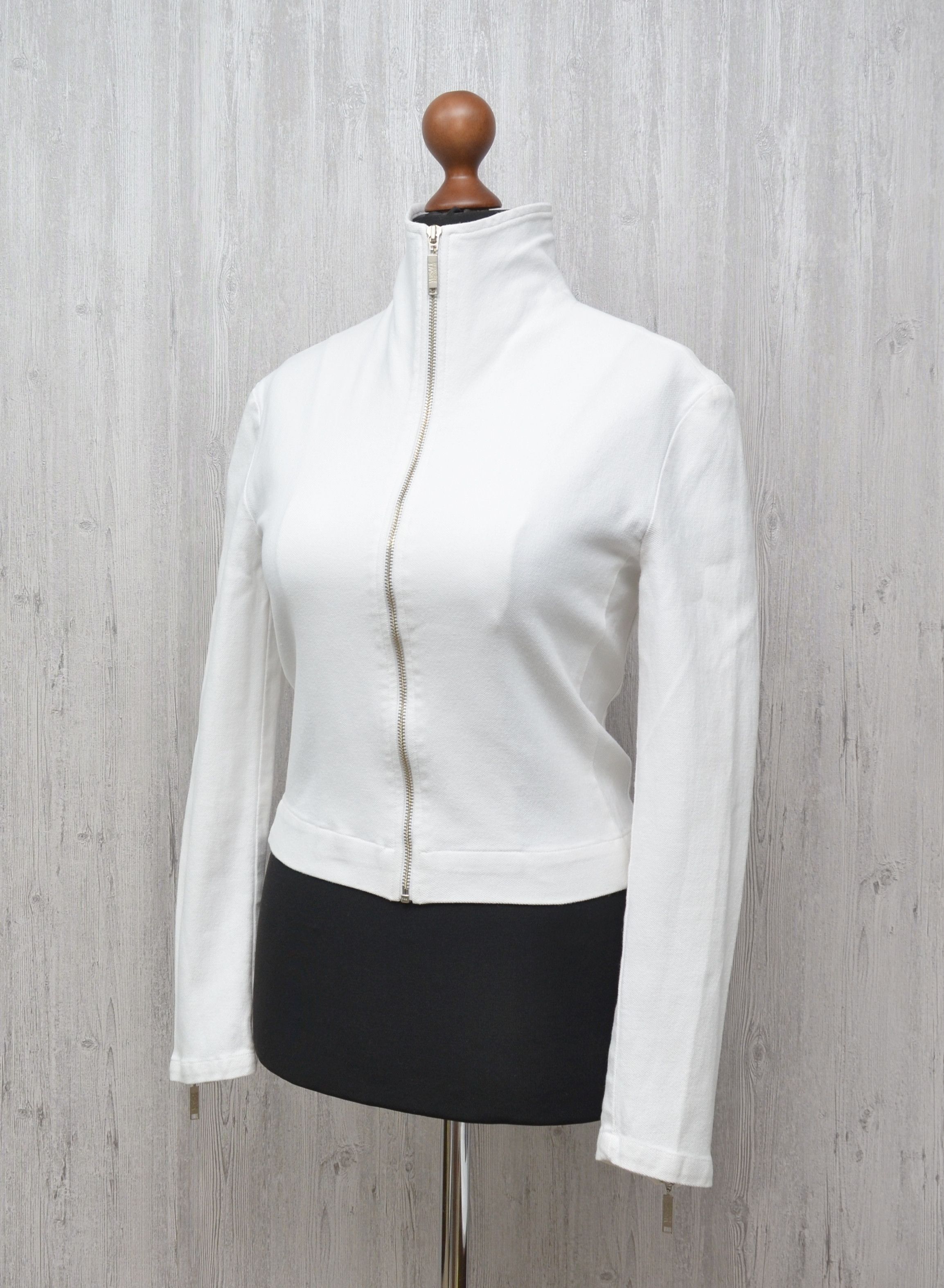 Versace Vtg Versace Jeans Couture Wmns Cropped White Jacket M 90s Size US M / EU 48-50 / 2 - 1 Thumbnail