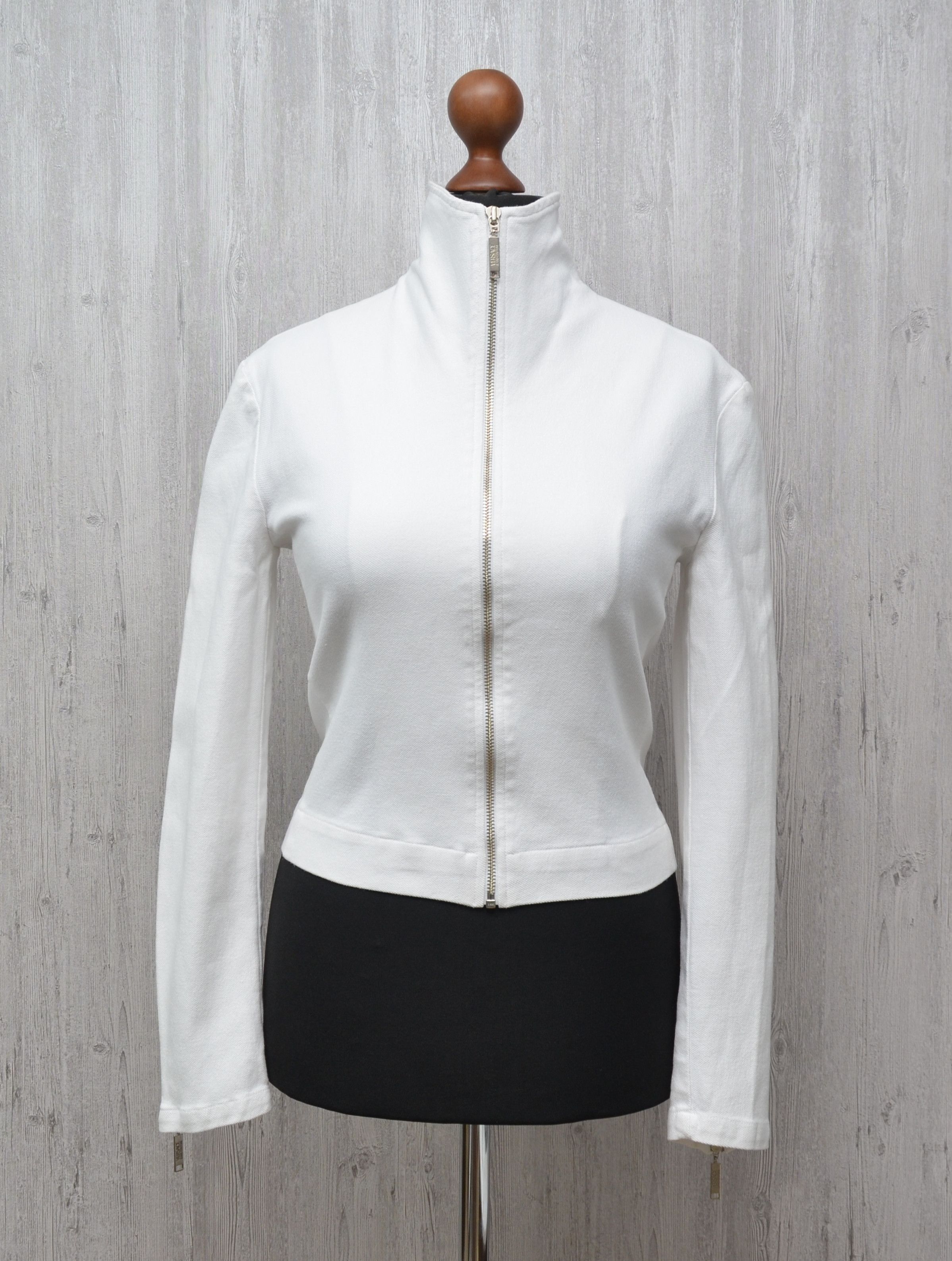 Versace Vtg Versace Jeans Couture Wmns Cropped White Jacket M 90s Size US M / EU 48-50 / 2 - 2 Thumbnail