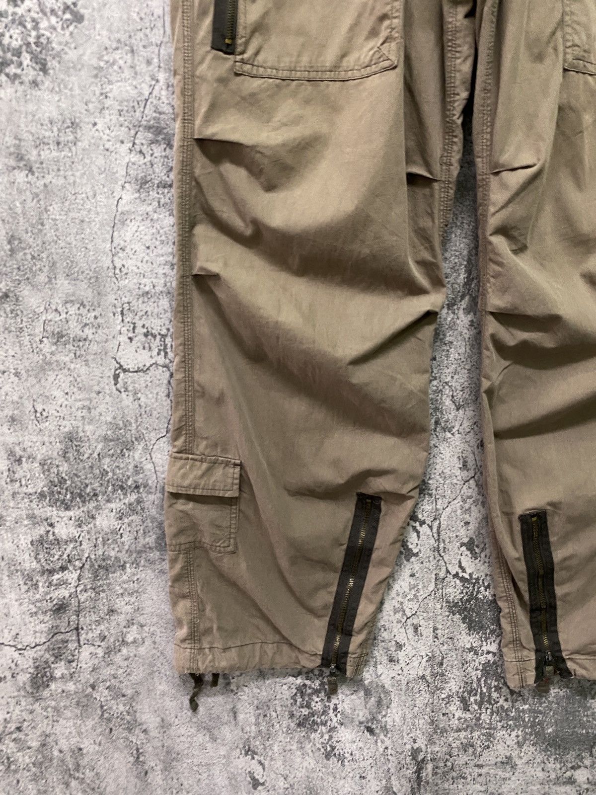 Japanese Brand Vintage Vache Nylon 7 Pocket Zipper Parachute Pants Size US 33 - 7 Thumbnail