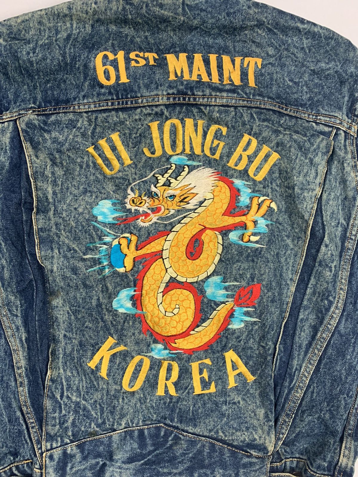 Guess Vintage 90s acid wash Guess denim jacket embroidery dragon Size US L / EU 52-54 / 3 - 4 Thumbnail