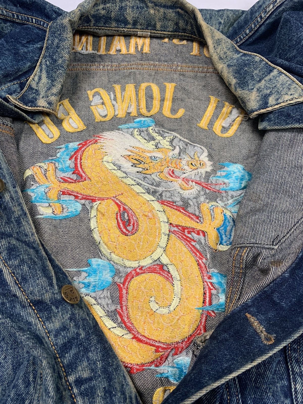 Guess Vintage 90s acid wash Guess denim jacket embroidery dragon Size US L / EU 52-54 / 3 - 3 Thumbnail