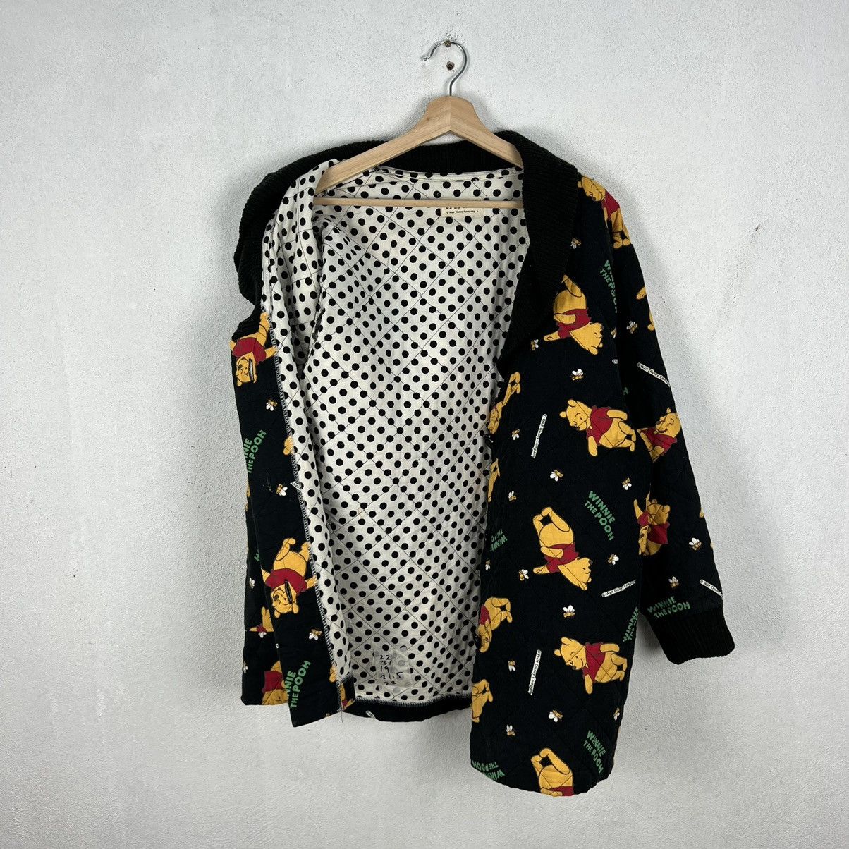Disney VINTAGE ERNY WALT DISNEY COMPANY POOH FULL PRINT JACKET Size US L / EU 52-54 / 3 - 11 Thumbnail