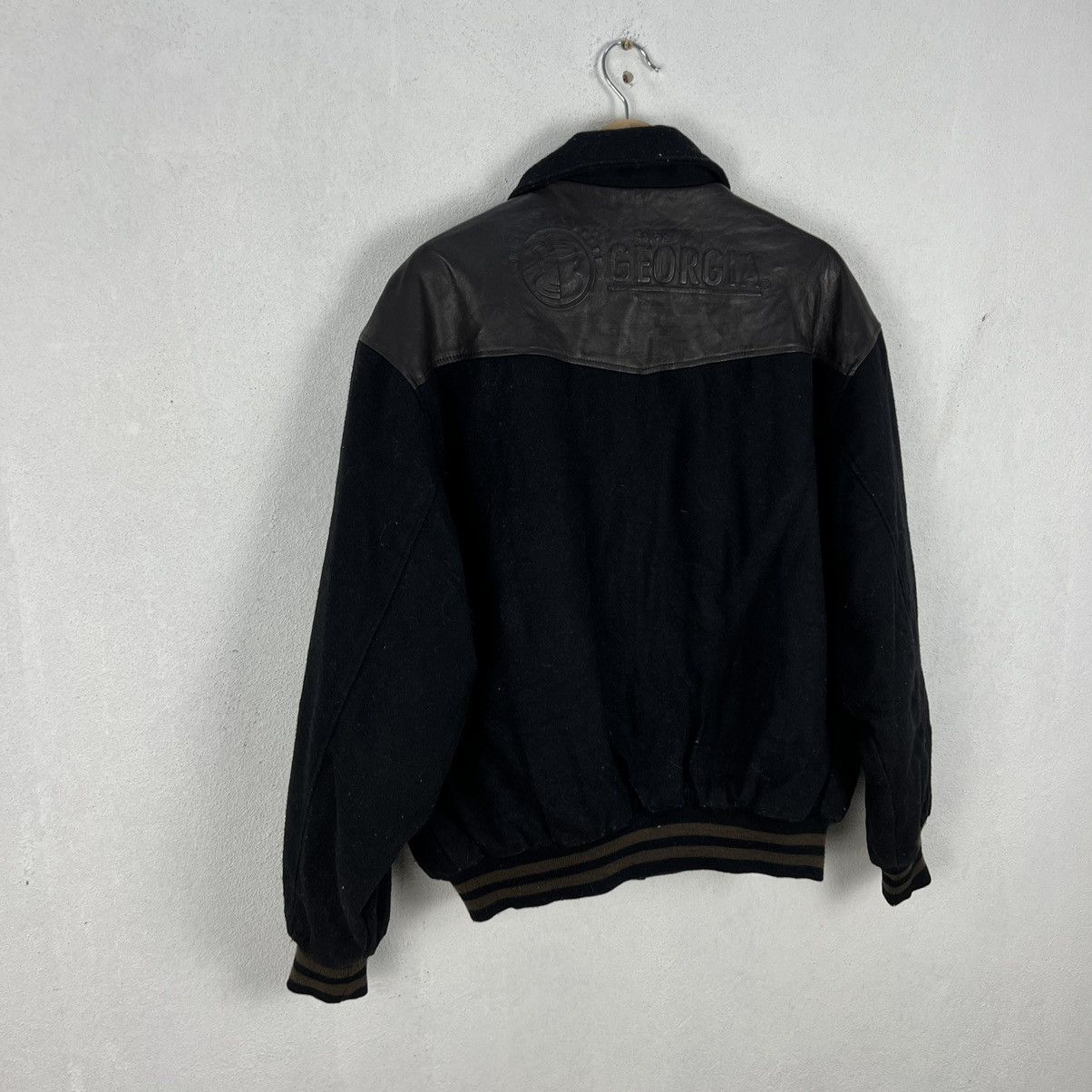Japanese Brand VINTAGE GEORGIA VARSITY JACKET LEATHER HANDLING BIG LOGO Size US M / EU 48-50 / 2 - 9 Thumbnail