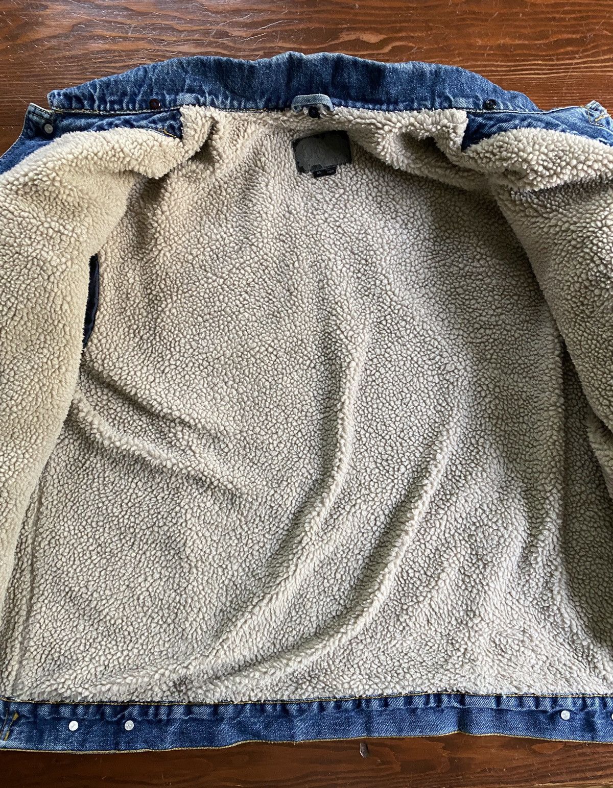 Vintage Vintage 90’s Lee Deep Pile Fleece Lined Denim Jean Jacket Size US XL / EU 56 / 4 - 14 Thumbnail