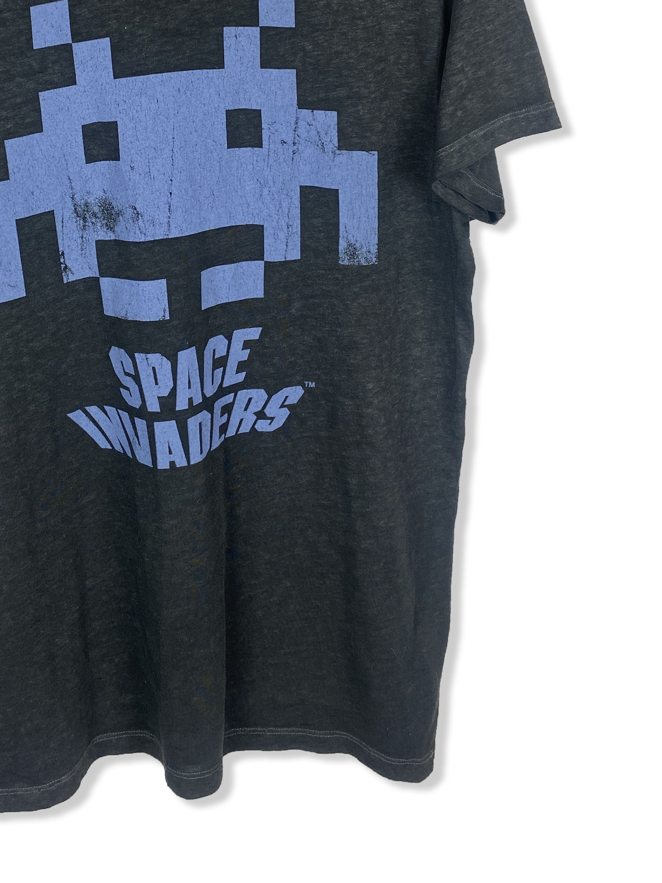 Vintage Vintage SPACE INVADERS Black Distressed T-Shirt M308 Size US L / EU 52-54 / 3 - 2 Thumbnail