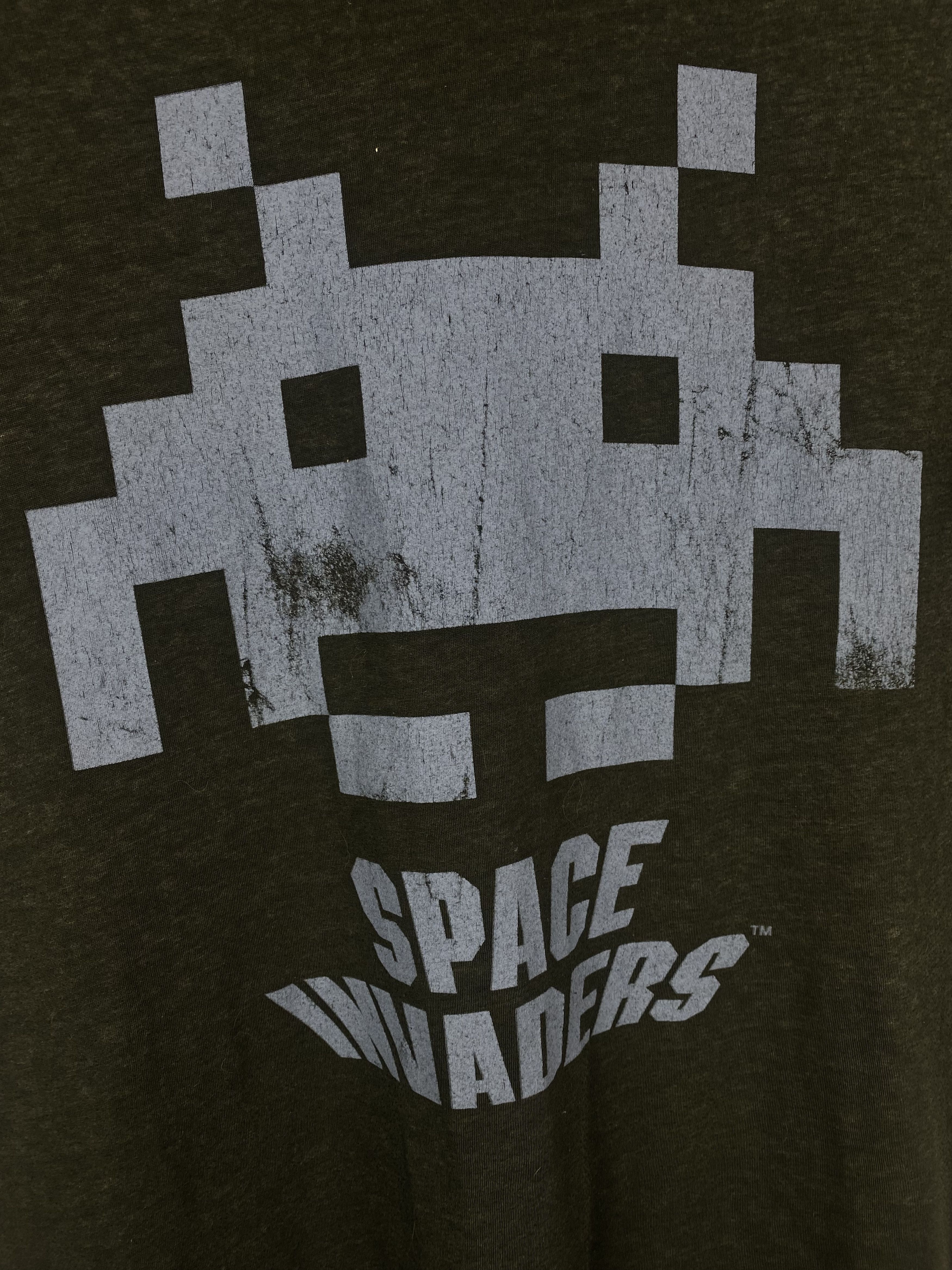 Vintage Vintage SPACE INVADERS Black Distressed T-Shirt M308 Size US L / EU 52-54 / 3 - 4 Thumbnail