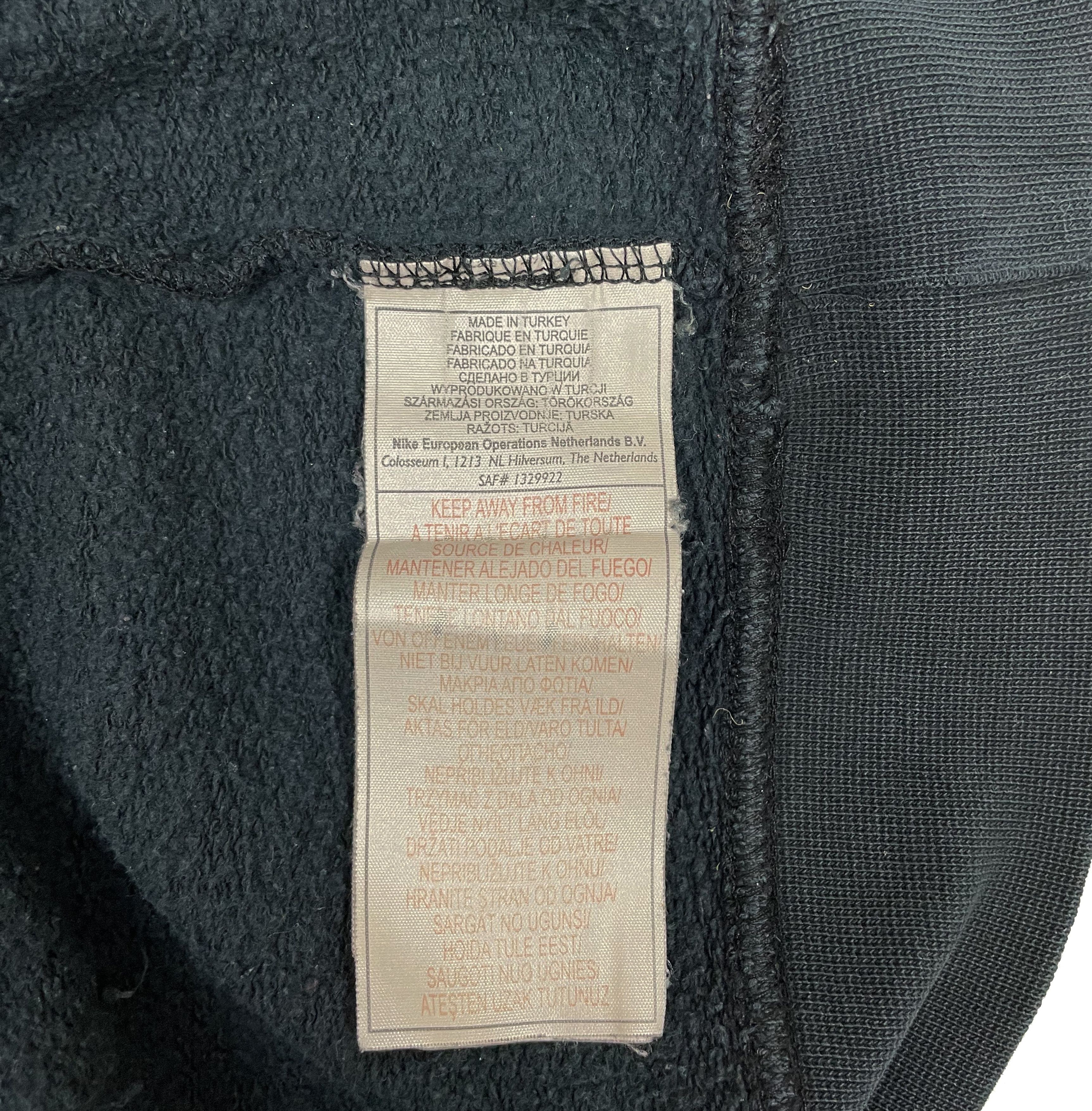 Nike 90s Vintage NIKE Black Faded Sweatshirt M39 Size US XXL / EU 58 / 5 - 5 Thumbnail