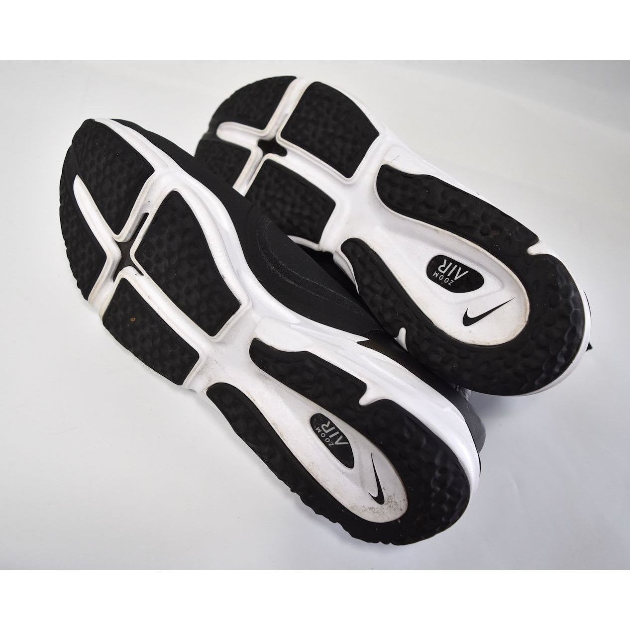 Givenchy × Nike × Riccardo Tisci NIKE x R.T/ZOOM LEGEND RICCARDO TISCI/23711 - 0510 141 Size US 9 / EU 42 - 6 Thumbnail